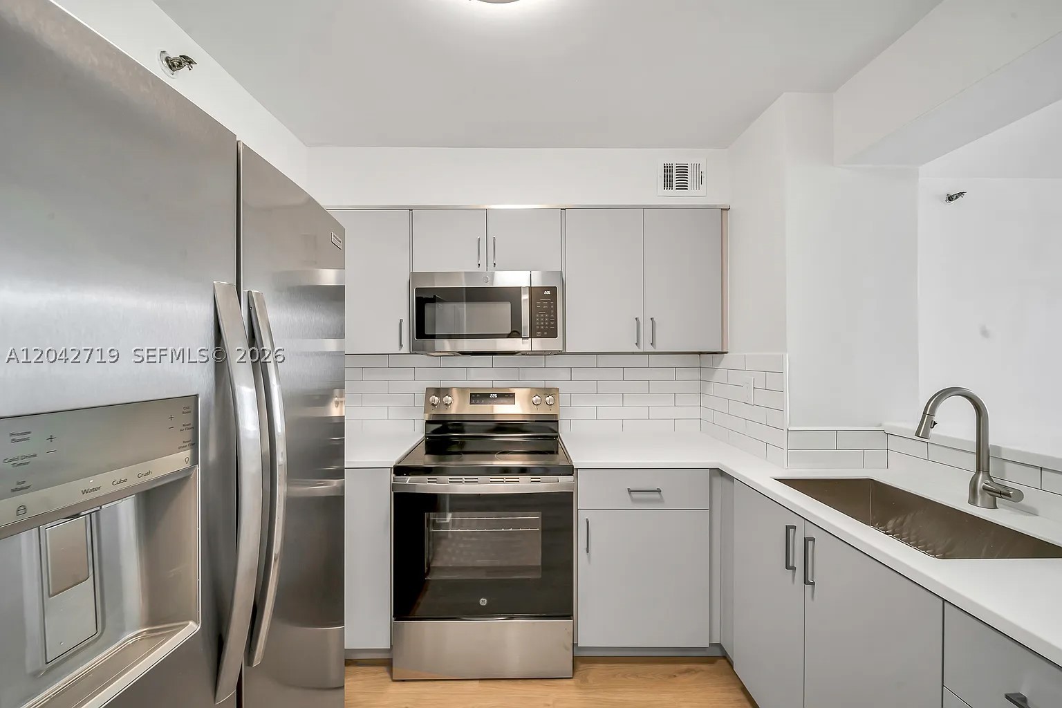 501 SW 1st St #502, Miami FL 33130