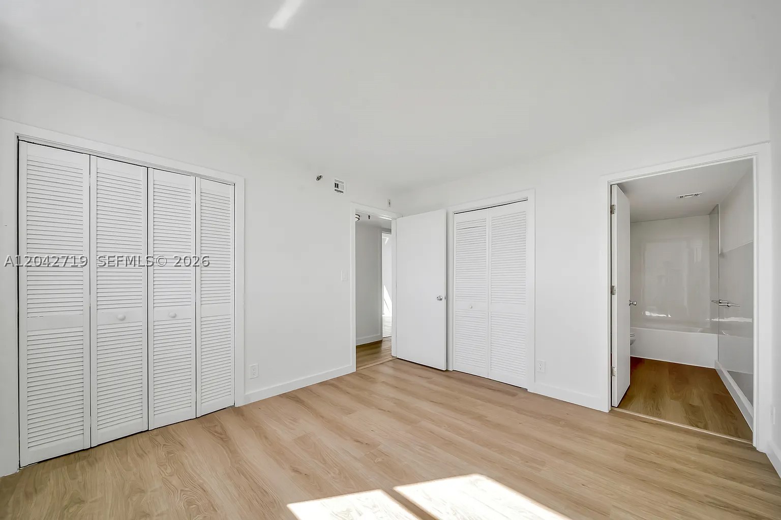 501 SW 1st St #502, Miami FL 33130