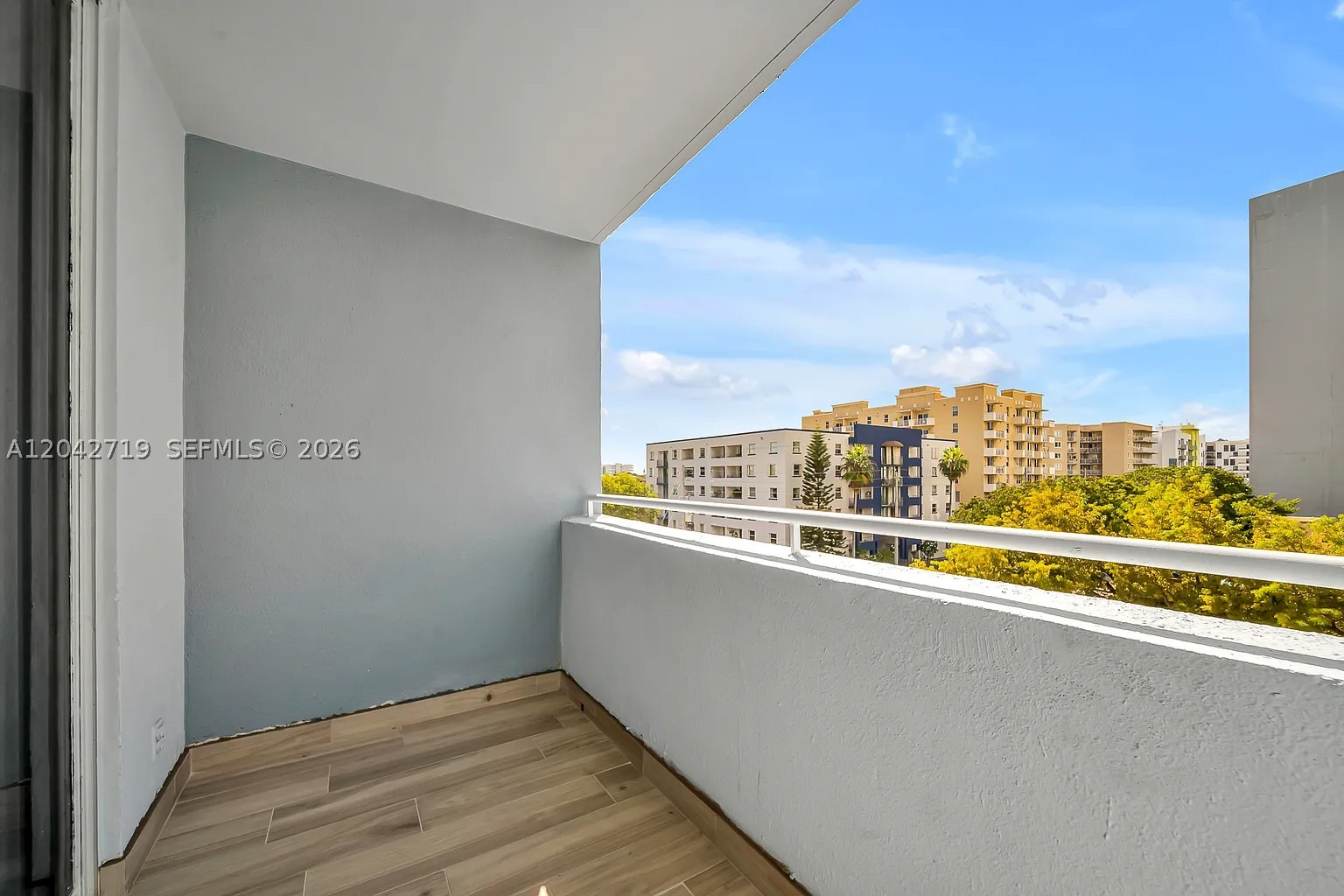 501 SW 1st St #502, Miami FL 33130