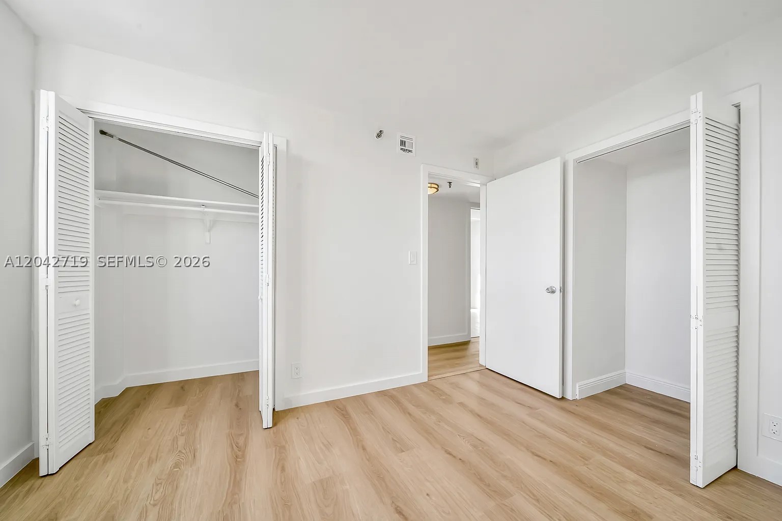 501 SW 1st St #502, Miami FL 33130