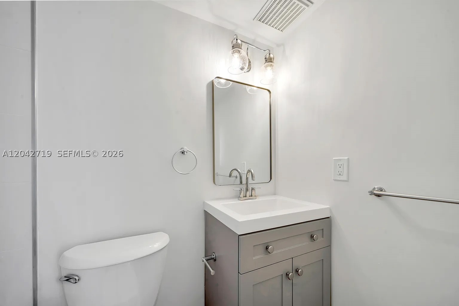 501 SW 1st St #502, Miami FL 33130