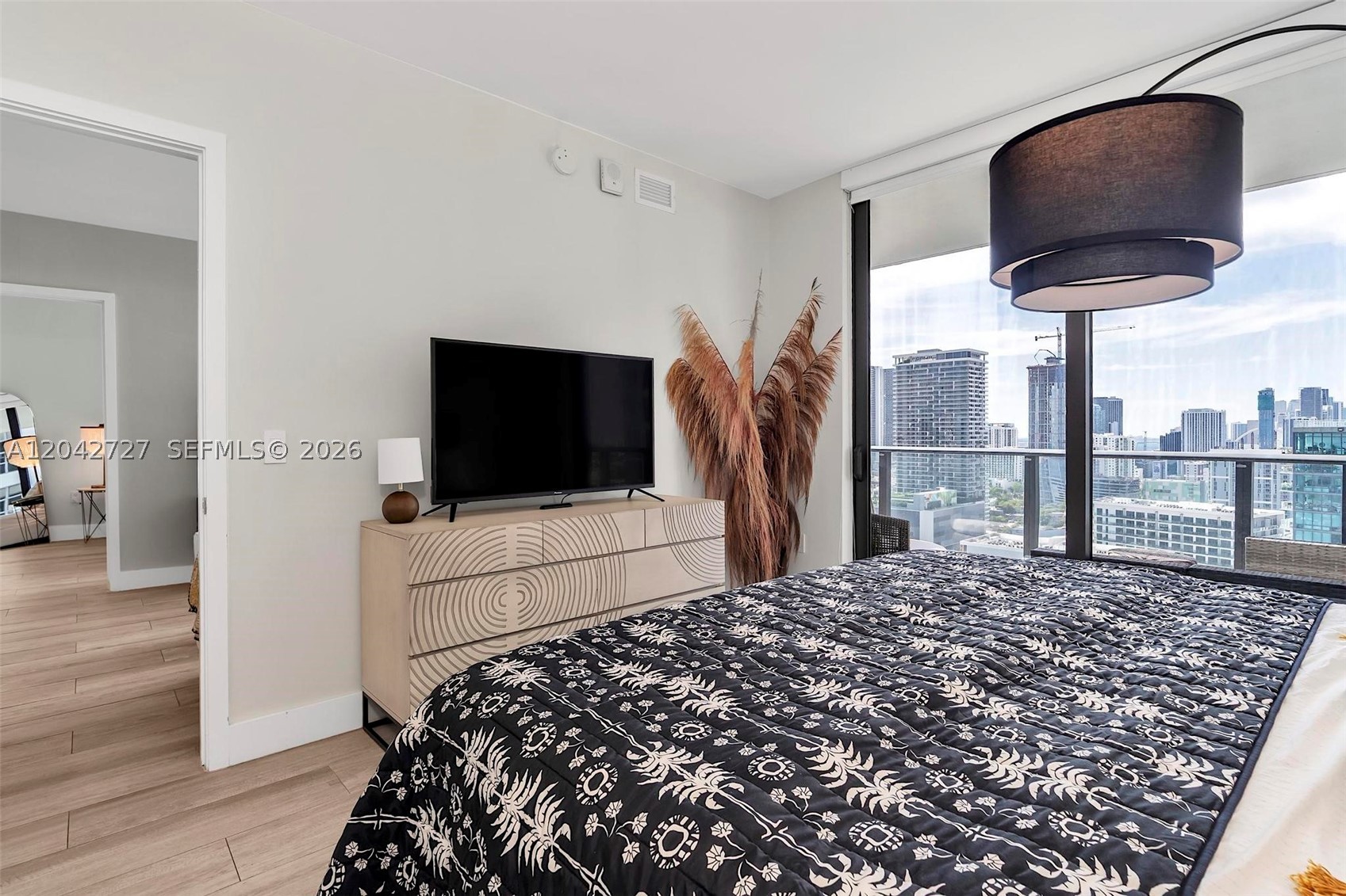 121 NE 34th St #2502, Miami FL 33137