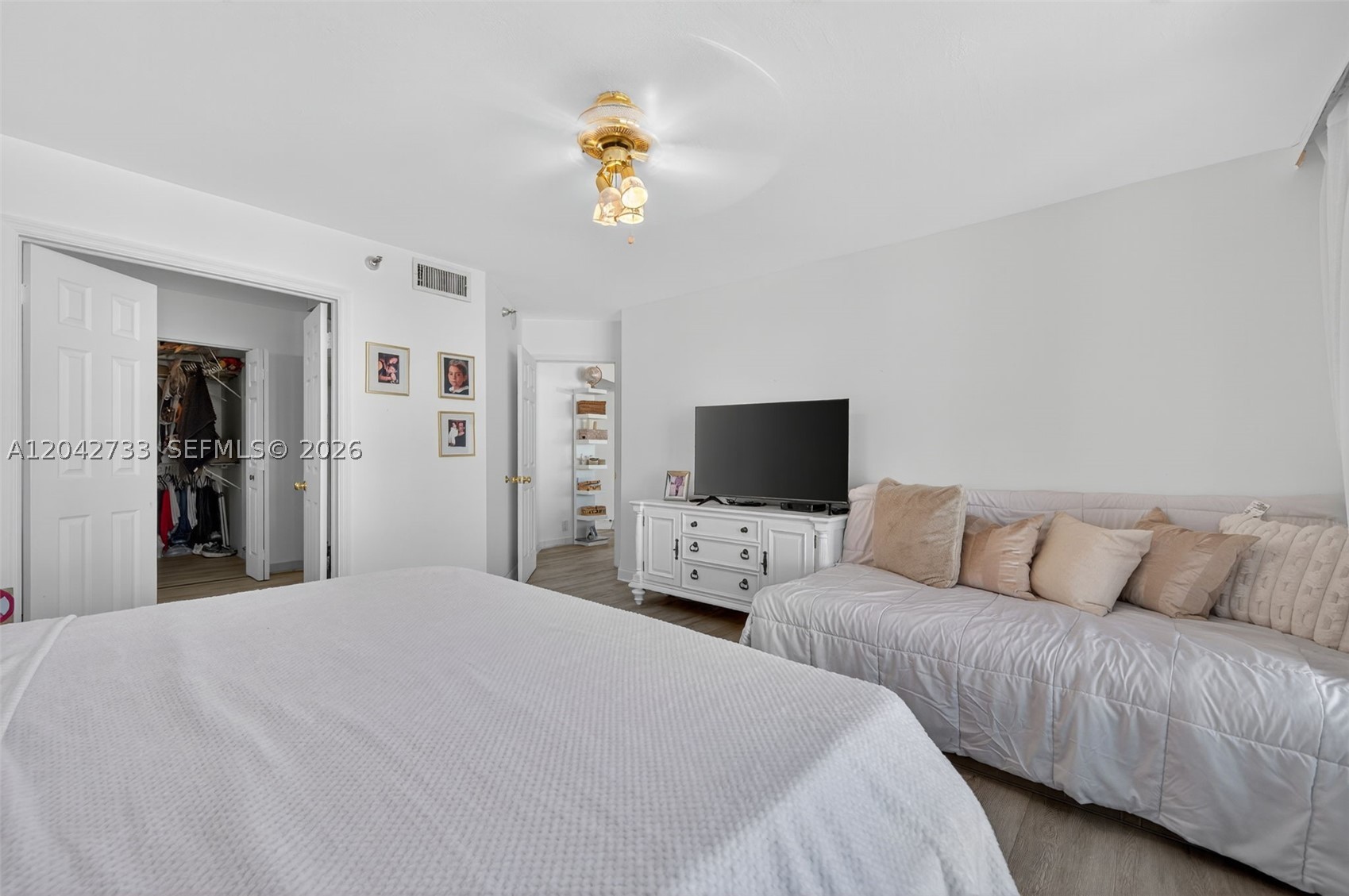 3500 Mystic Pointe Dr #1804, Aventura FL 33180