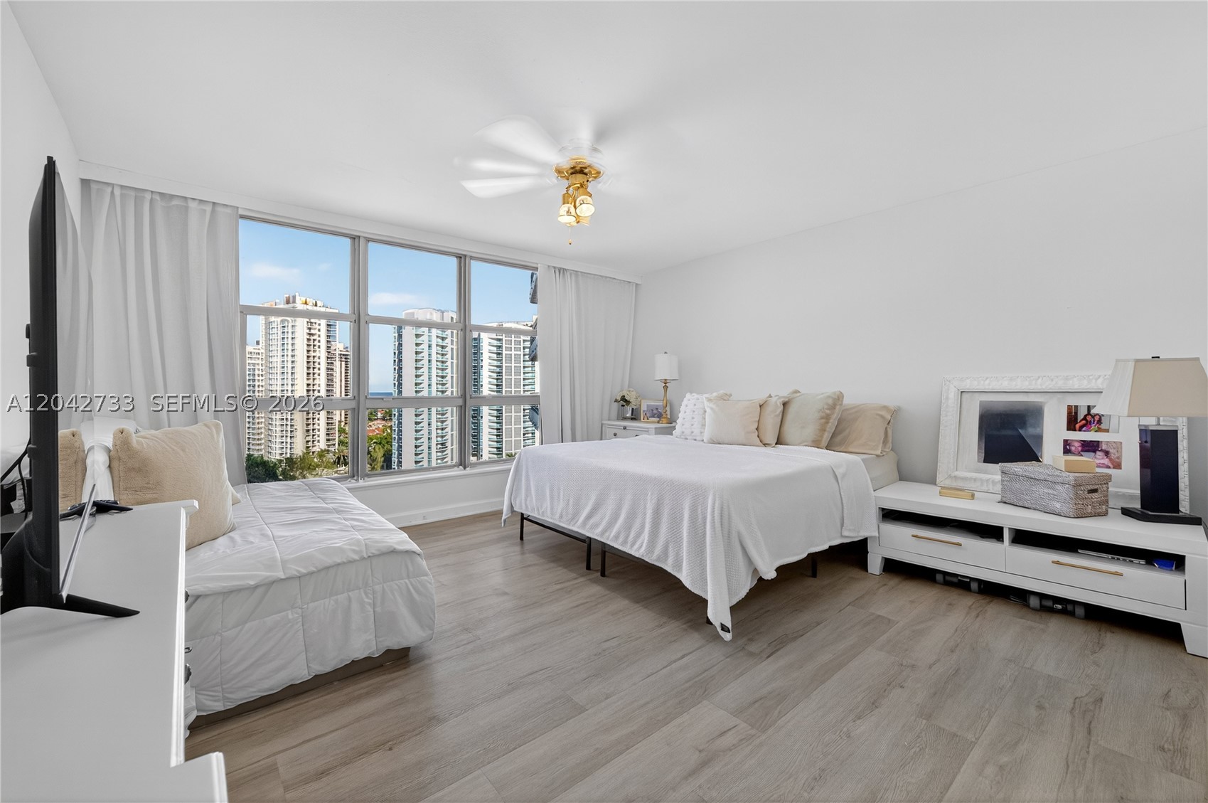 3500 Mystic Pointe Dr #1804, Aventura FL 33180