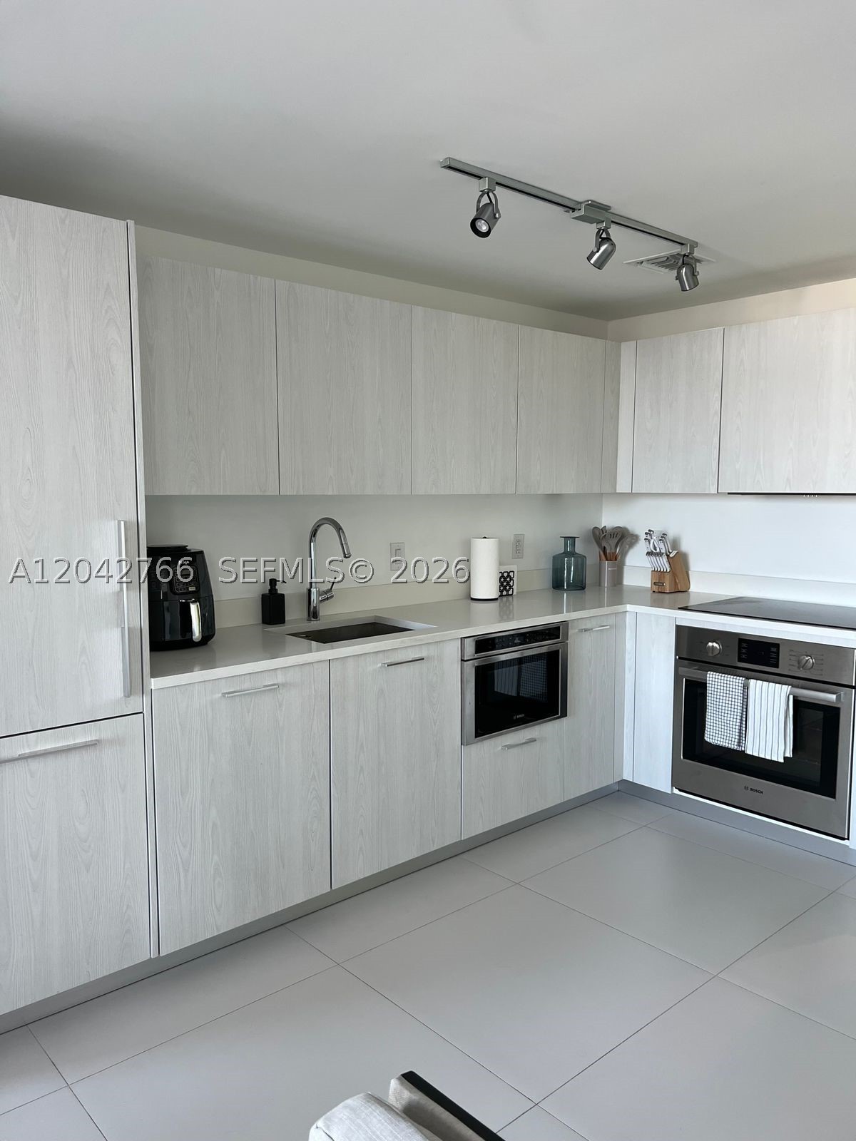 501 NE 31st St #1409, Miami FL 33137