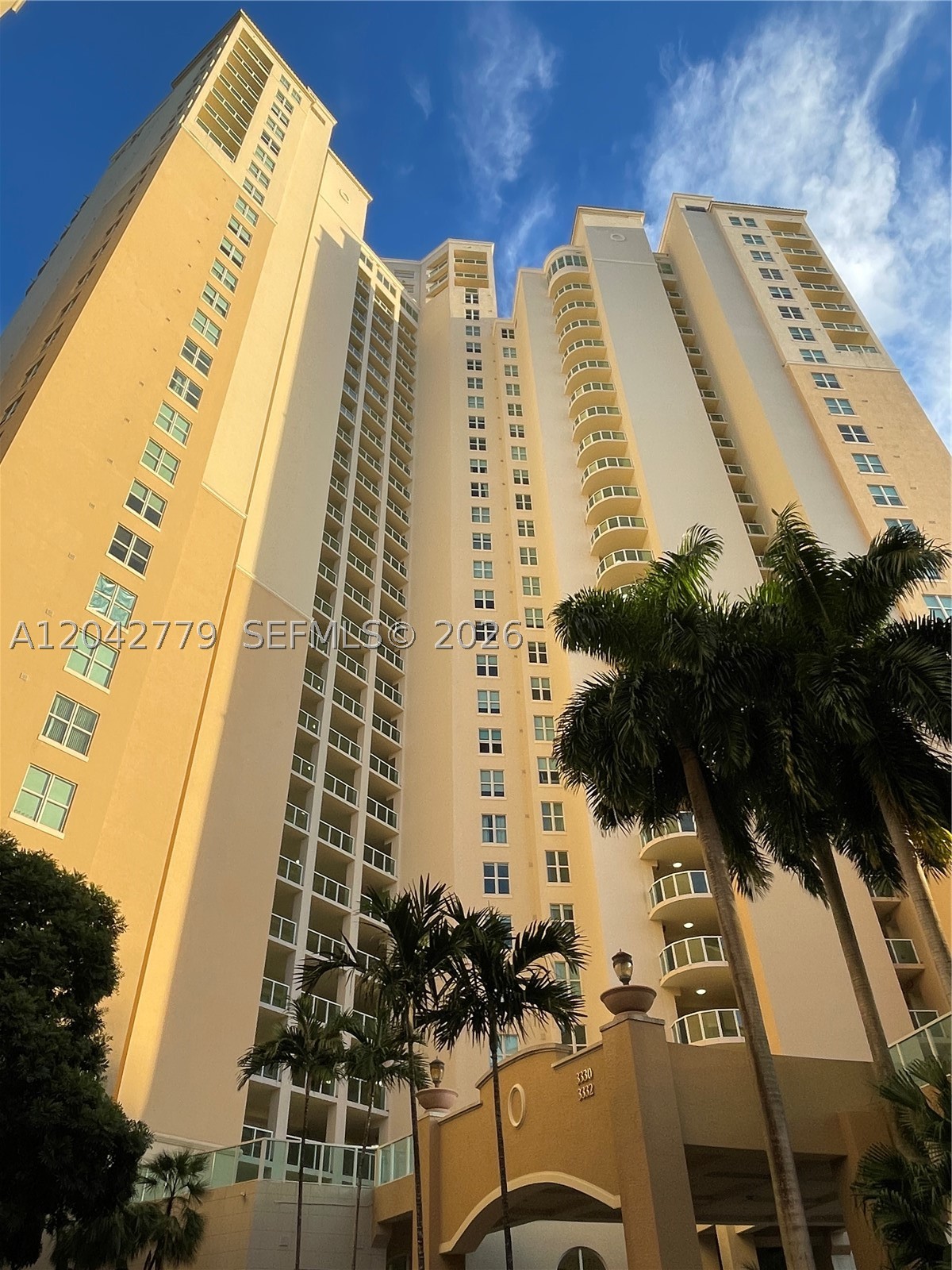 3330 NE 190th St #1112, Aventura FL 33180