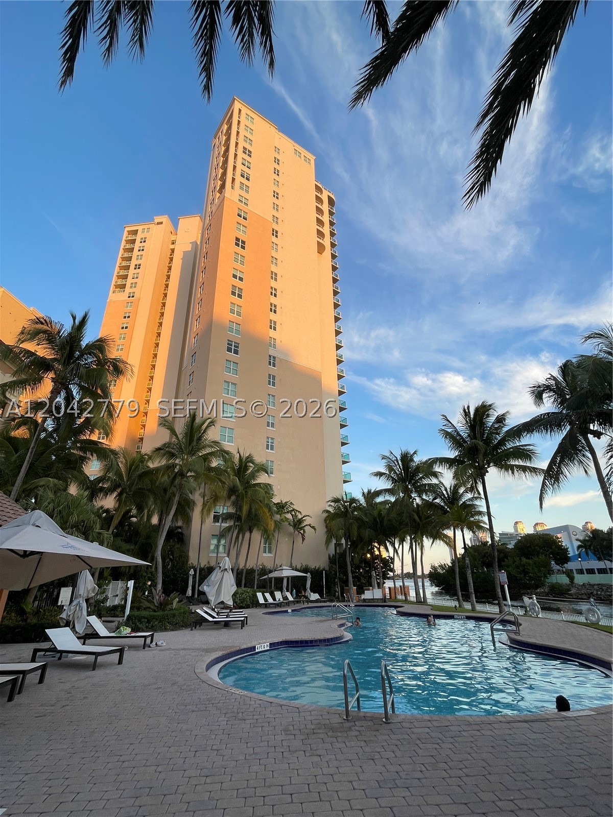 3330 NE 190th St #1112, Aventura FL 33180