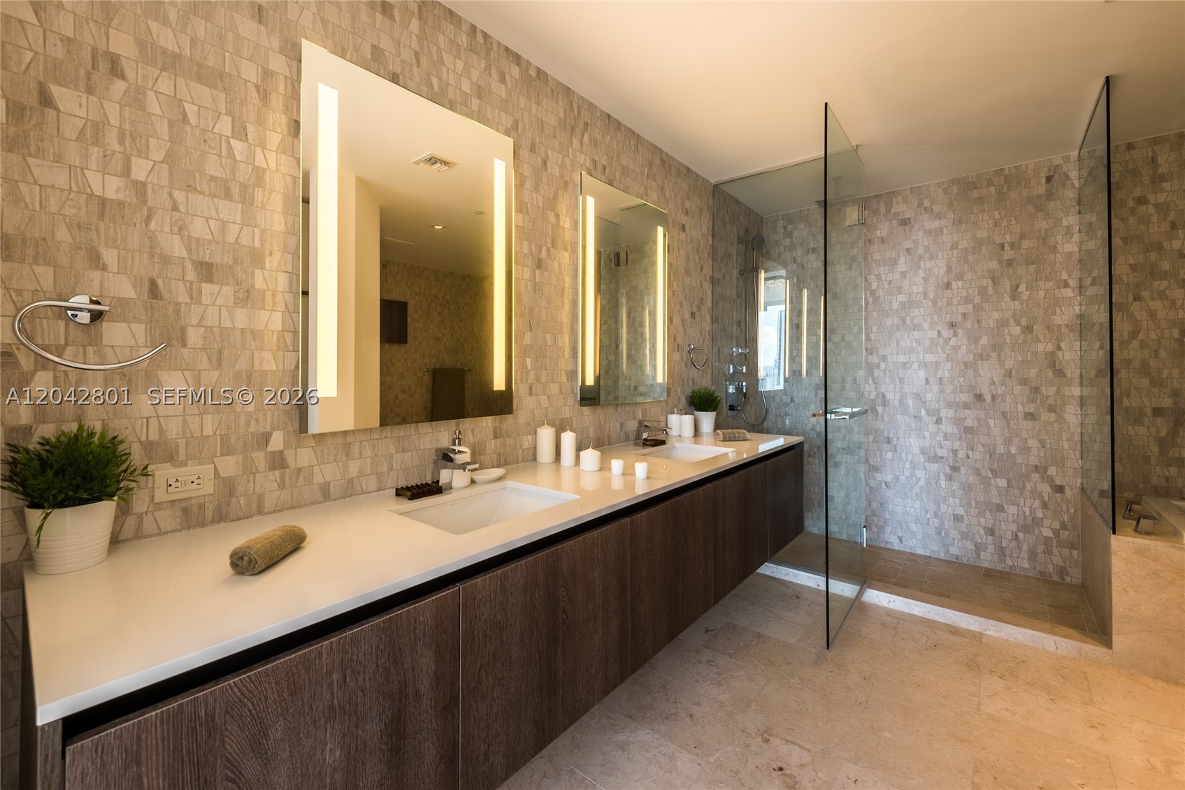 88 SW 7 Street #3403, Miami FL 33130
