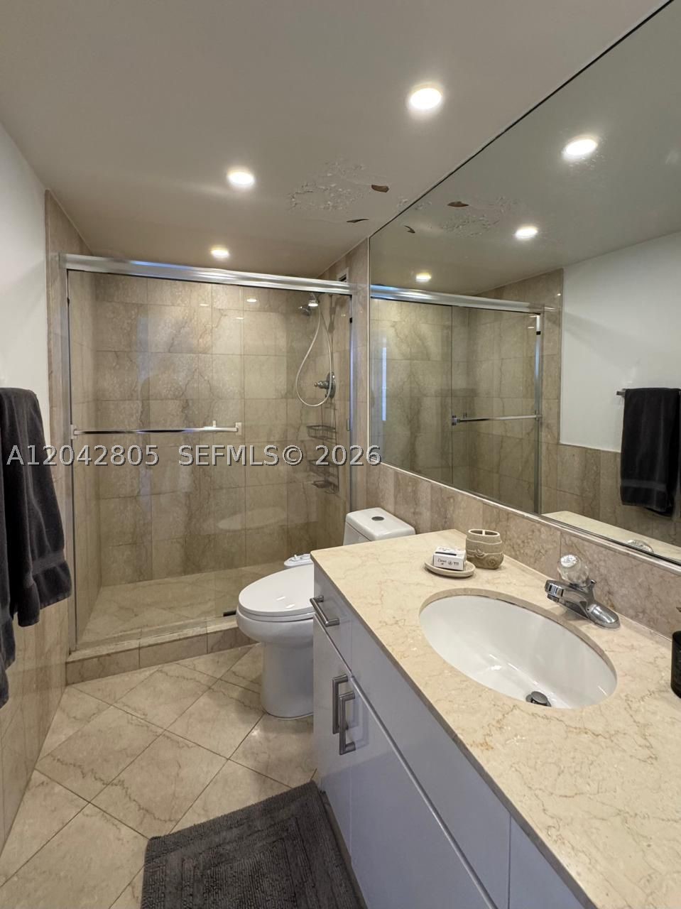 5161 E Collins Ave #1612, Miami Beach FL 33140