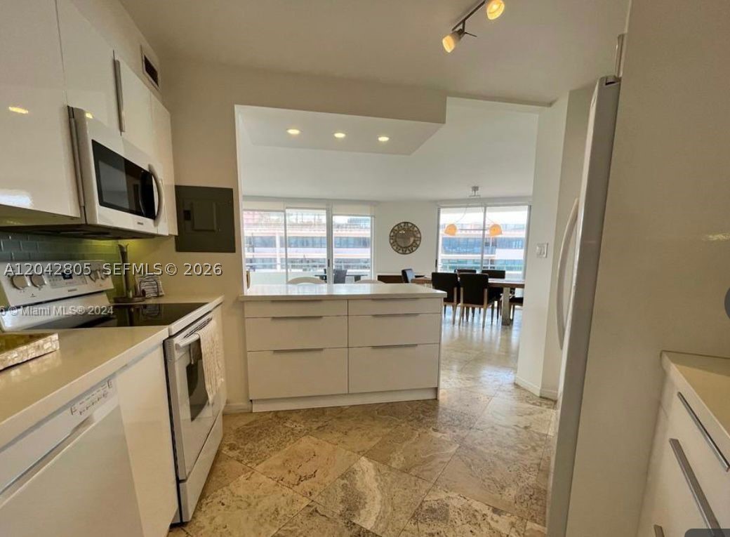 5161 E Collins Ave #1612, Miami Beach FL 33140