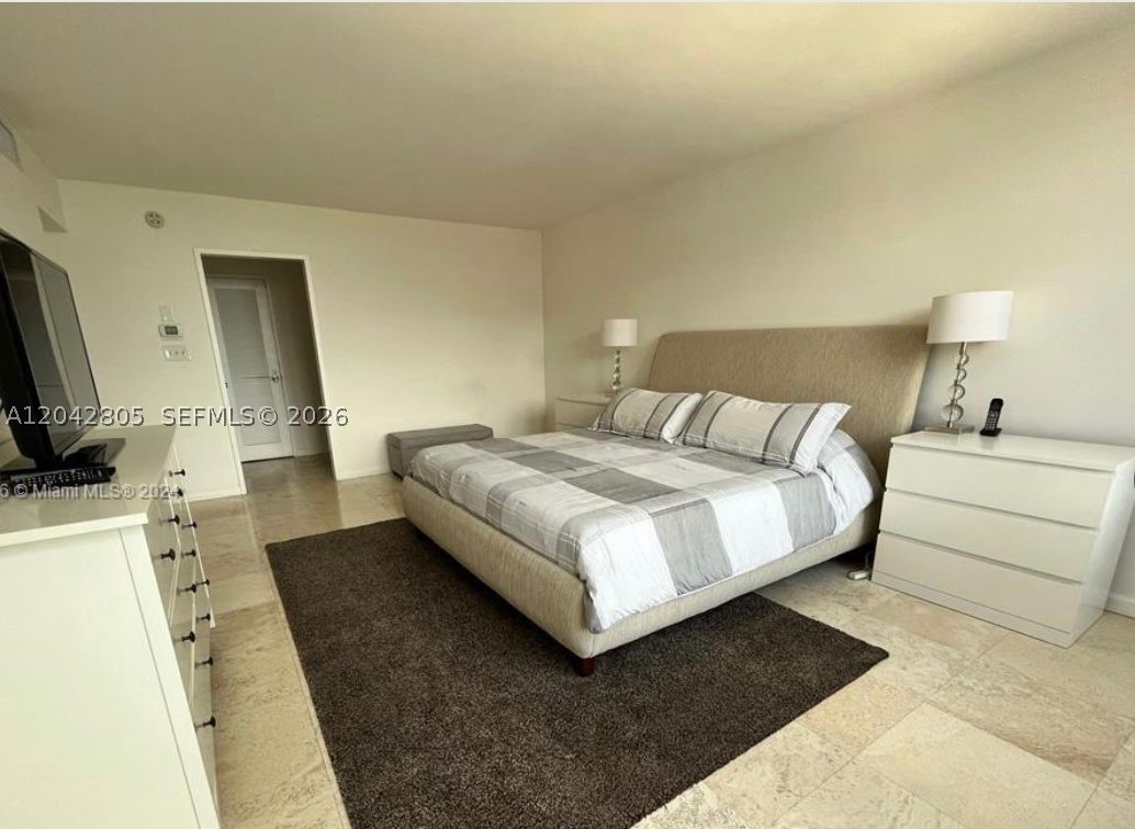 5161 E Collins Ave #1612, Miami Beach FL 33140