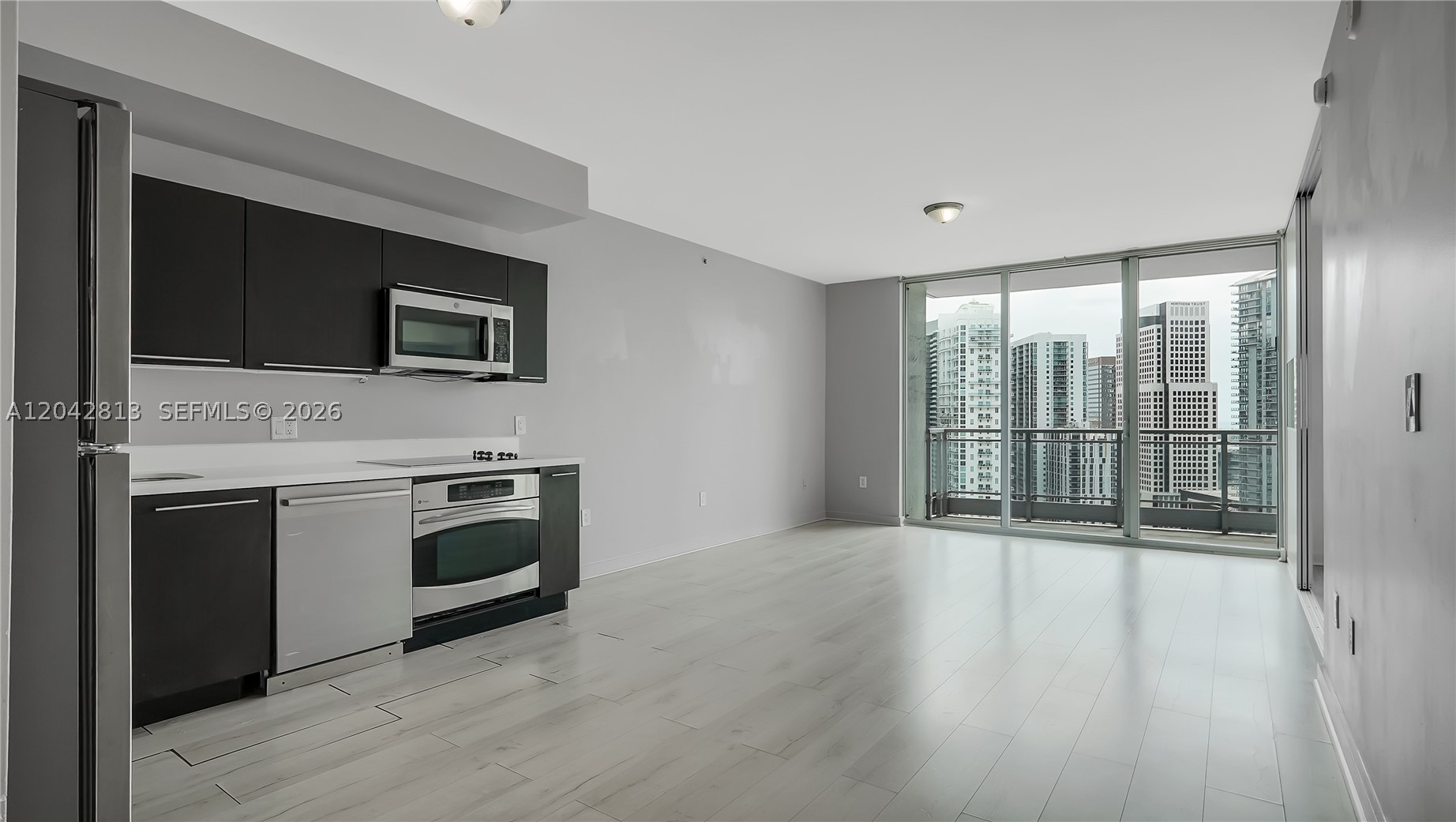 90 SW 3rd St #3003, Miami FL 33130
