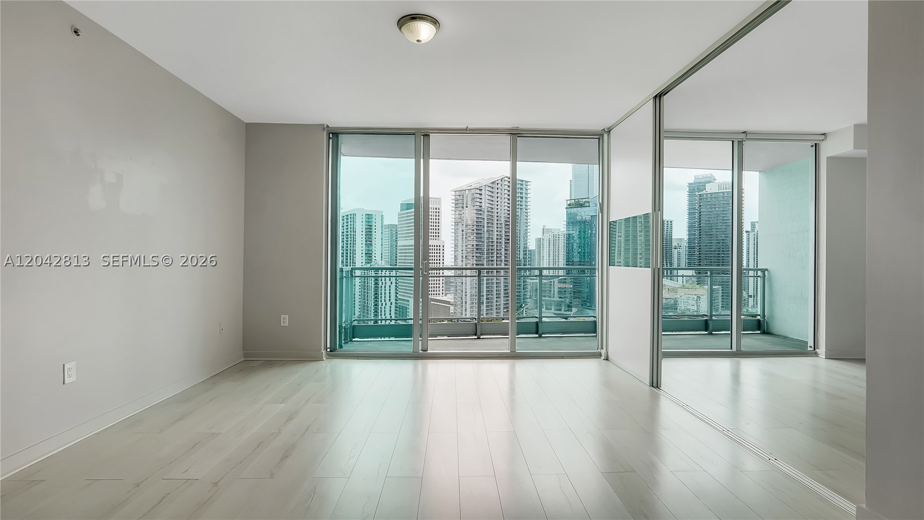 90 SW 3rd St #3003, Miami FL 33130
