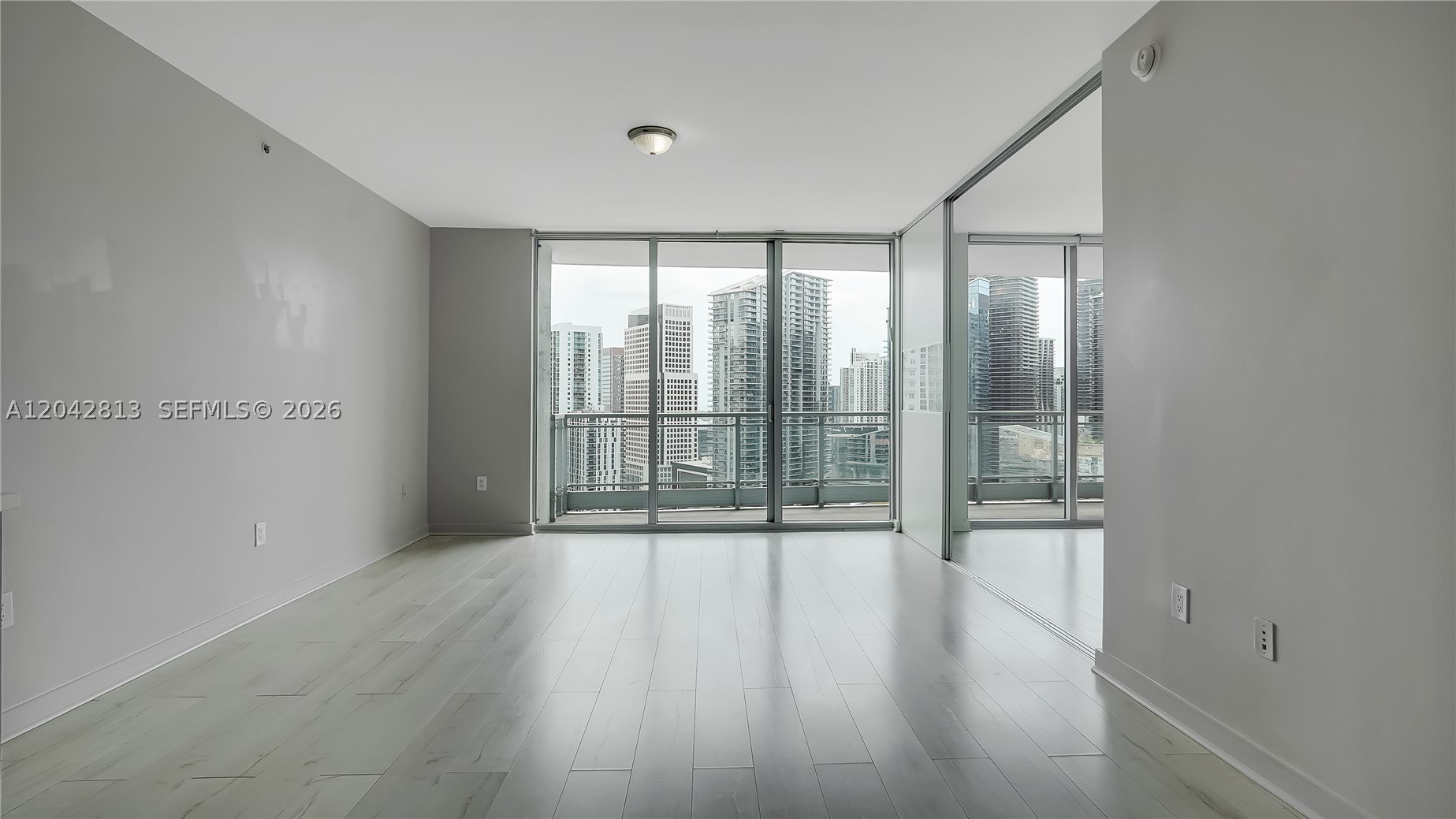 90 SW 3rd St #3003, Miami FL 33130