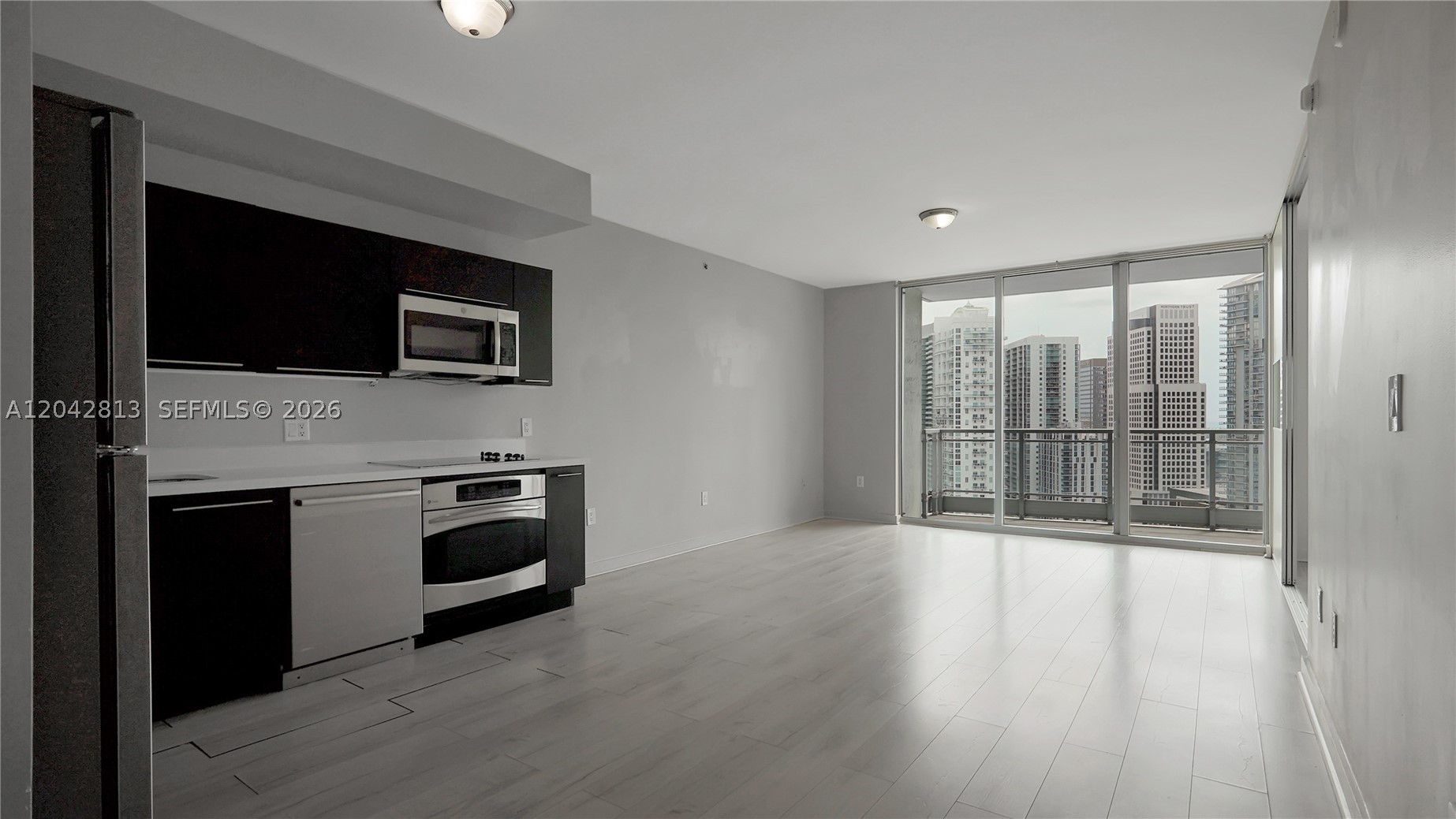 90 SW 3rd St #3003, Miami FL 33130