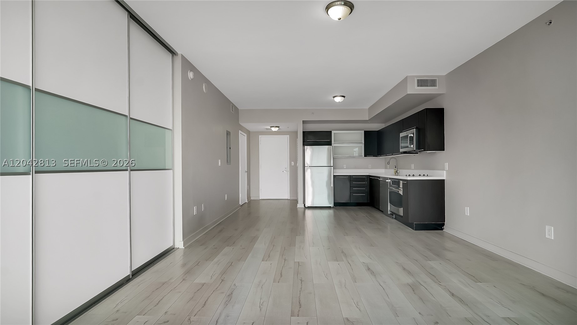 90 SW 3rd St #3003, Miami FL 33130