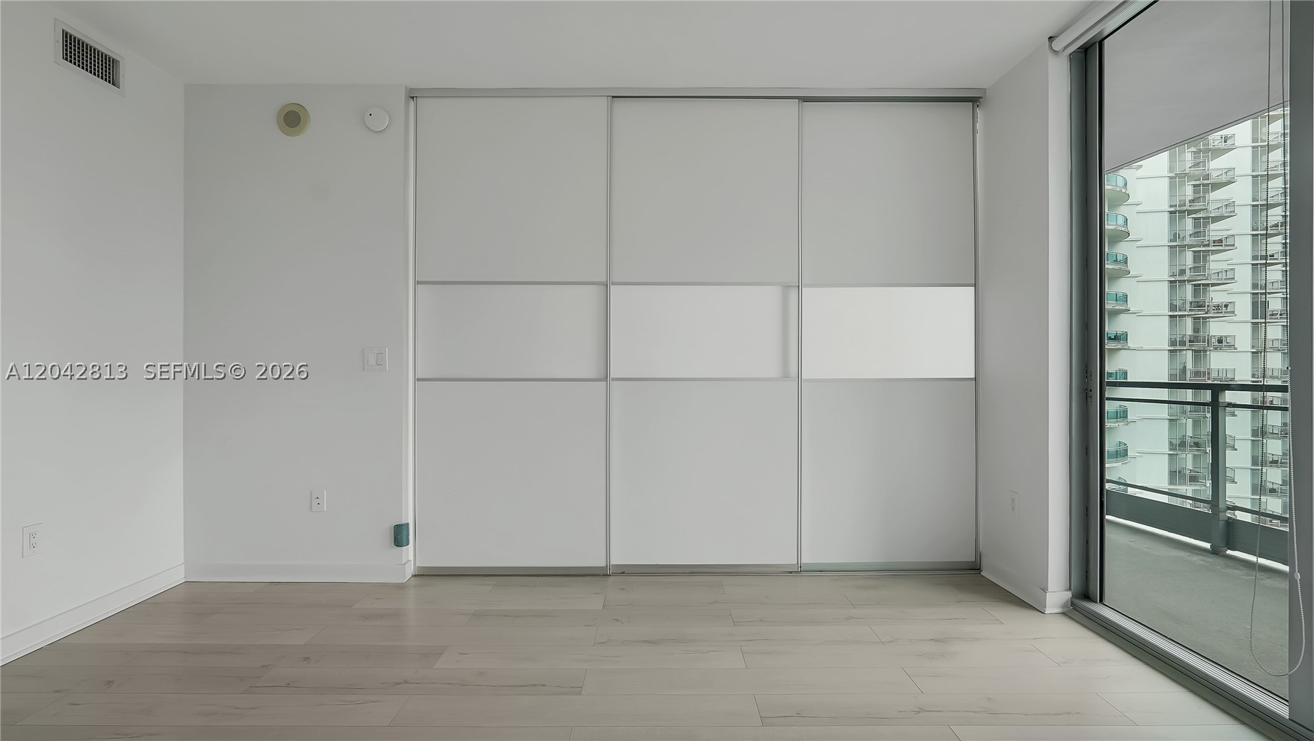 90 SW 3rd St #3003, Miami FL 33130