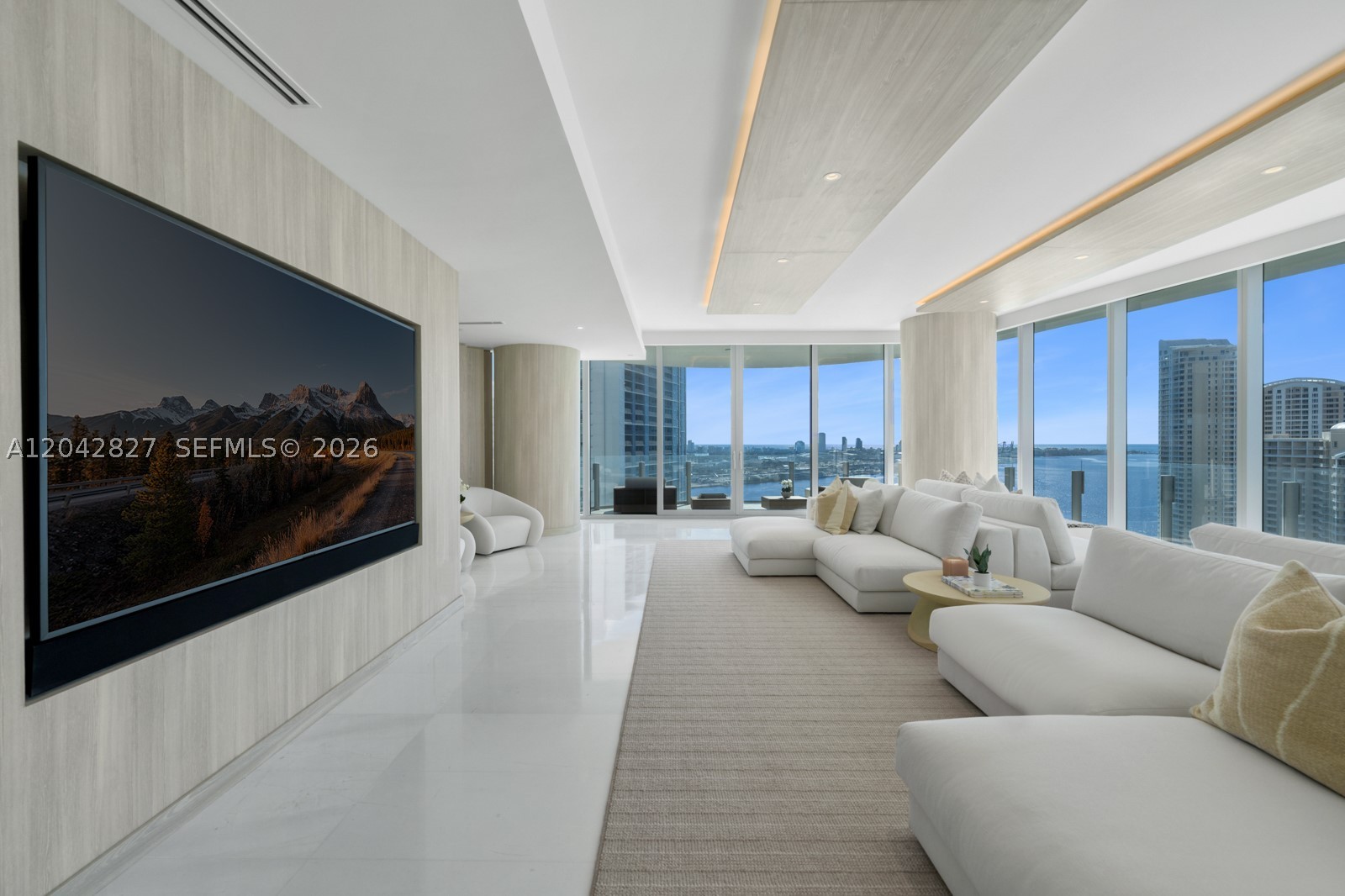 300 Biscayne Boulevard Way #2701, Miami FL 33131