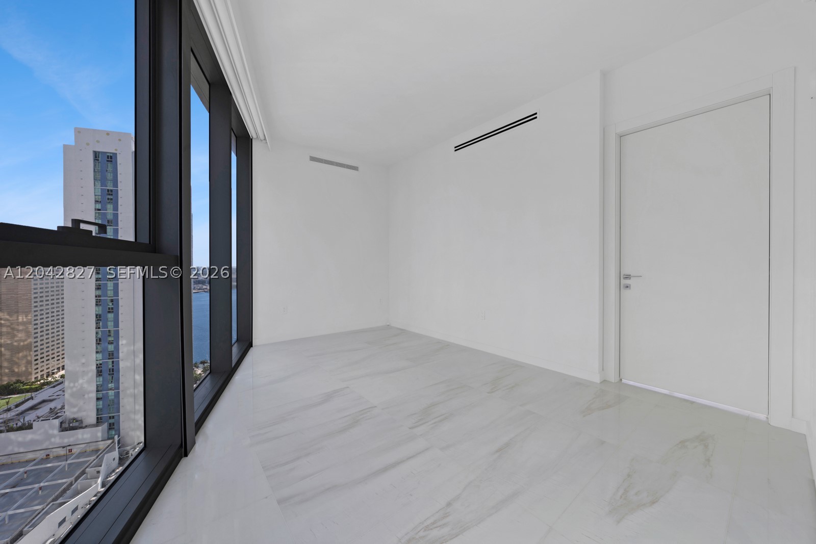 300 Biscayne Boulevard Way #2701, Miami FL 33131