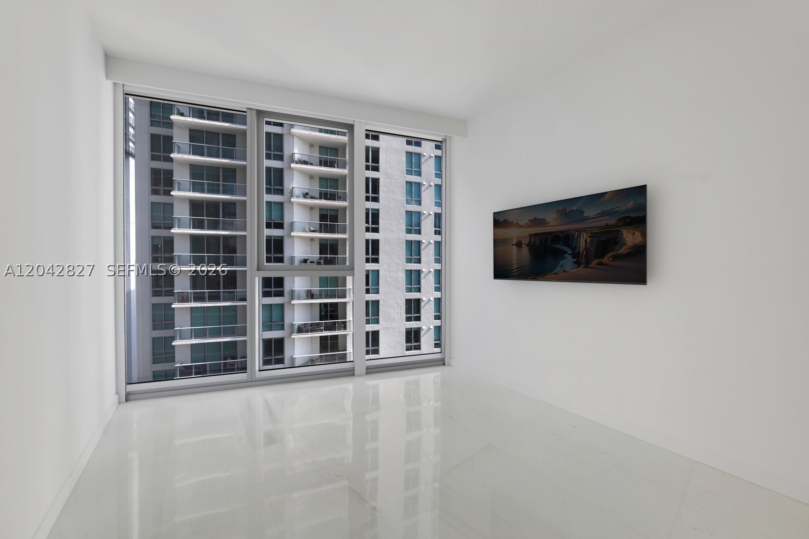 300 Biscayne Boulevard Way #2701, Miami FL 33131
