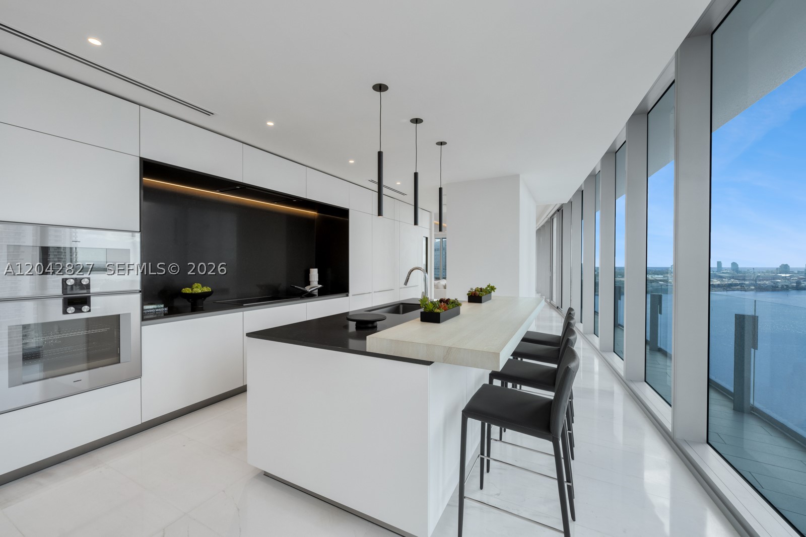 300 Biscayne Boulevard Way #2701, Miami FL 33131