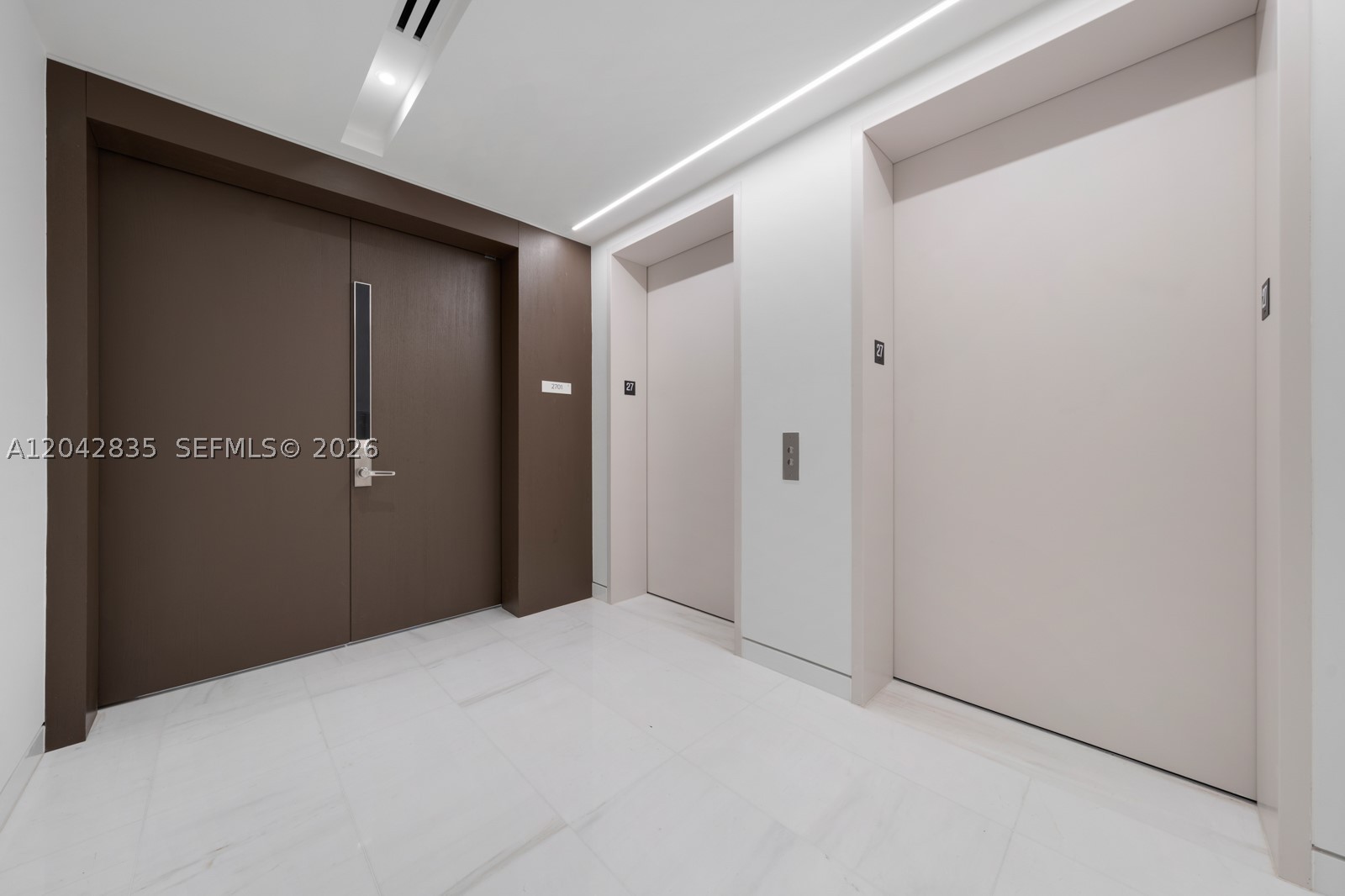 300 Biscayne Boulevard Way #2701, Miami FL 33131