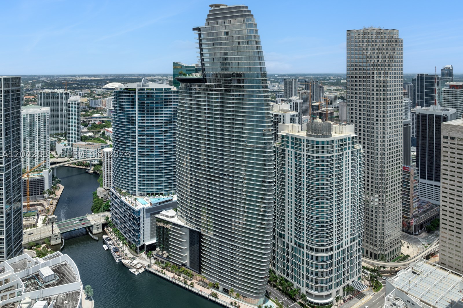 300 Biscayne Boulevard Way #2701, Miami FL 33131
