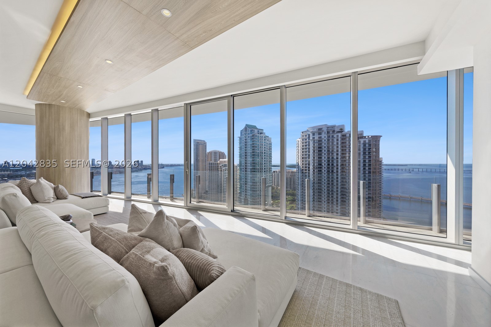 300 Biscayne Boulevard Way #2701, Miami FL 33131