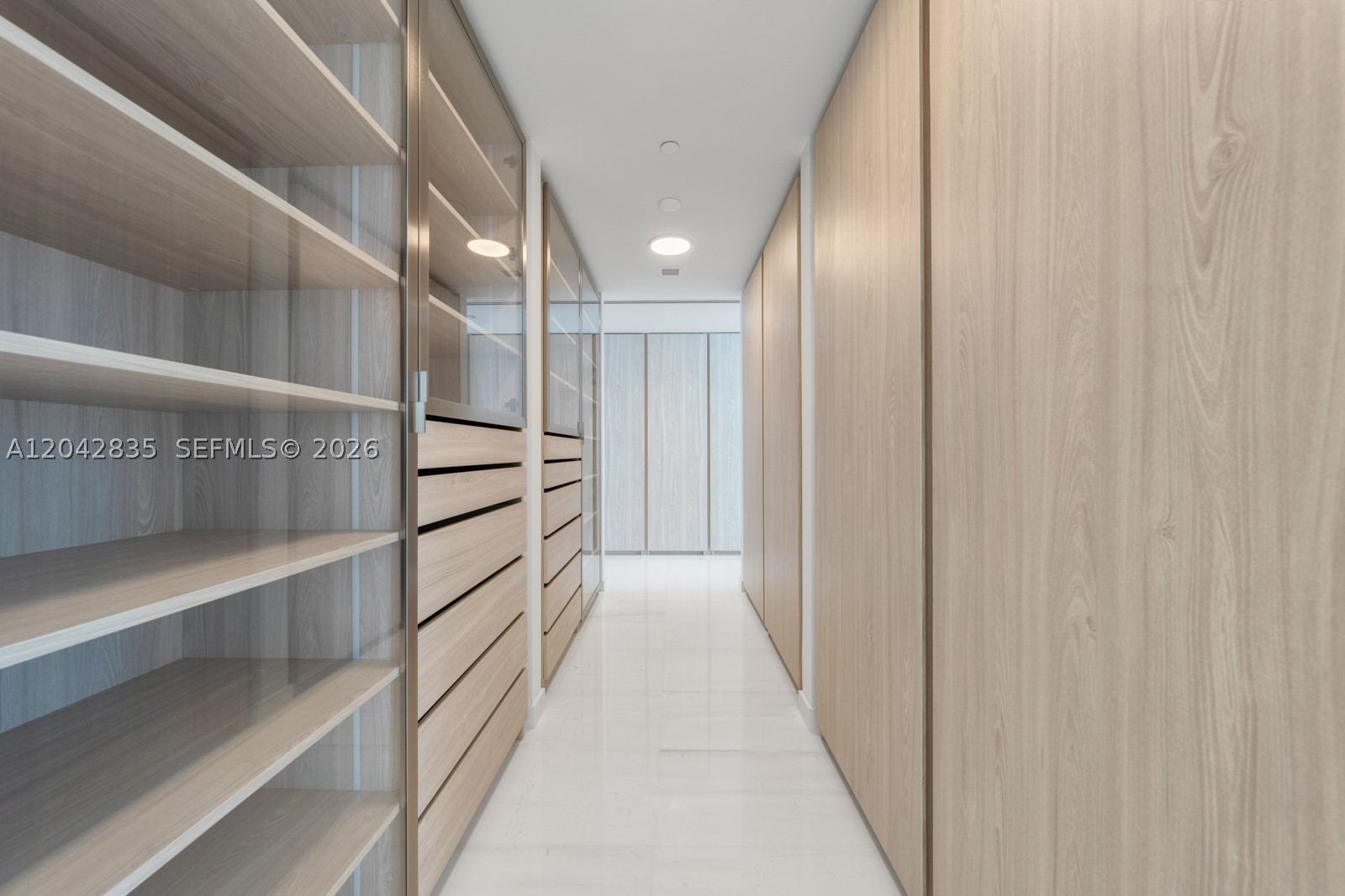 300 Biscayne Boulevard Way #2701, Miami FL 33131