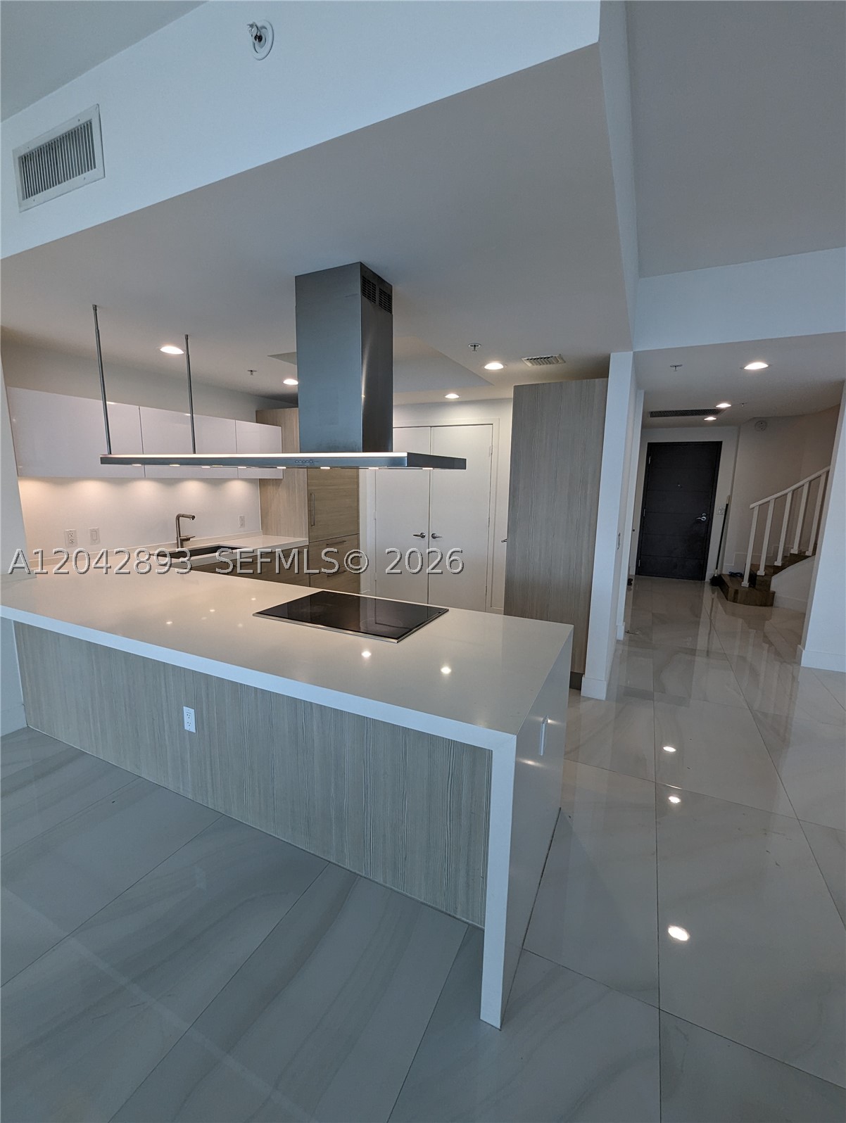 17111 E Biscayne Blvd #1011, North Miami Beach FL 33160