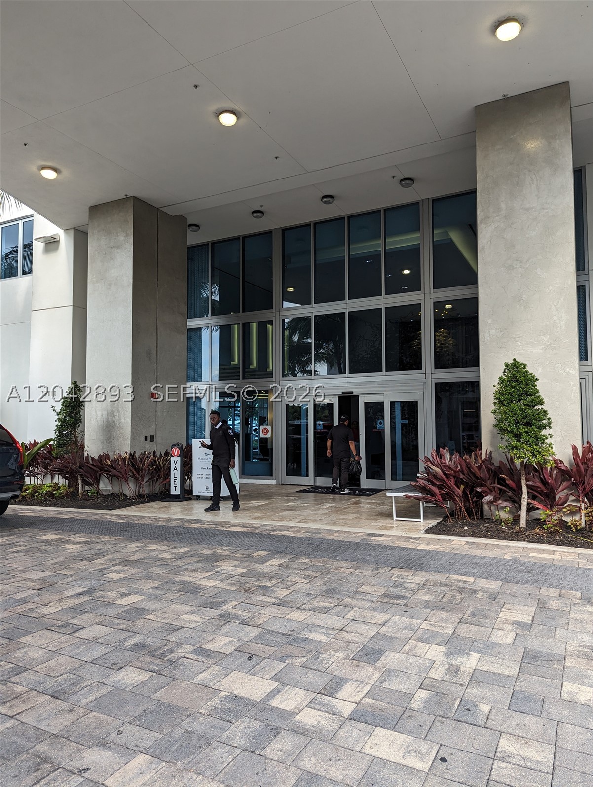 17111 E Biscayne Blvd #1011, North Miami Beach FL 33160