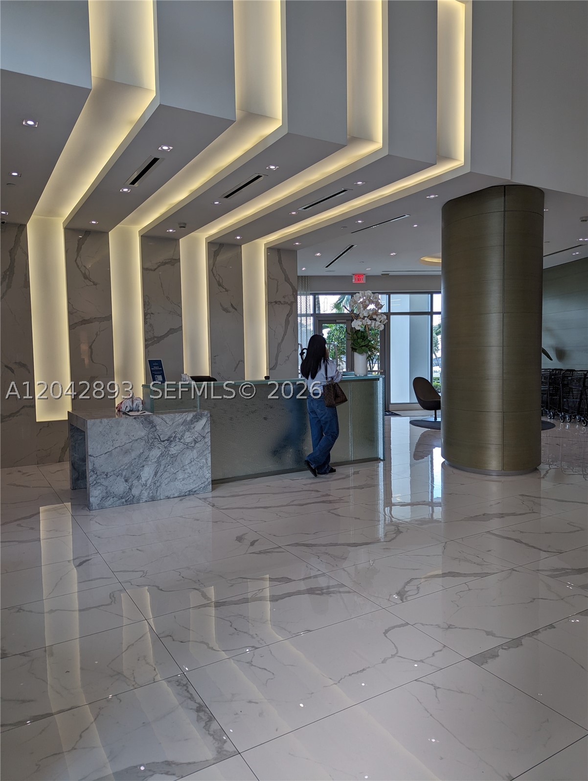 17111 E Biscayne Blvd #1011, North Miami Beach FL 33160