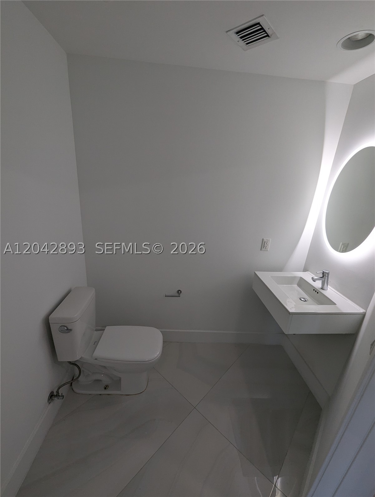 17111 E Biscayne Blvd #1011, North Miami Beach FL 33160