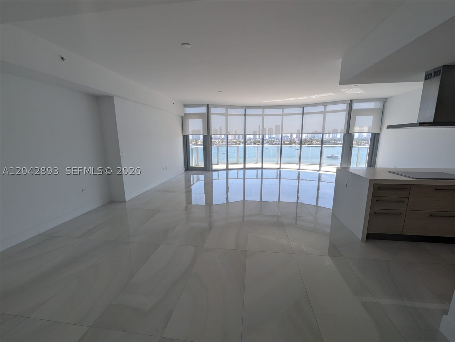 17111 E Biscayne Blvd #1011, North Miami Beach FL 33160