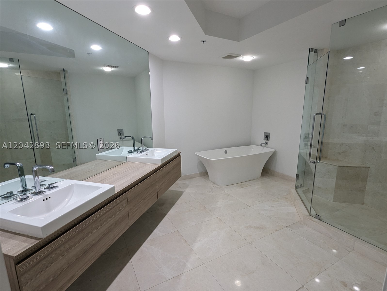 17111 E Biscayne Blvd #1011, North Miami Beach FL 33160
