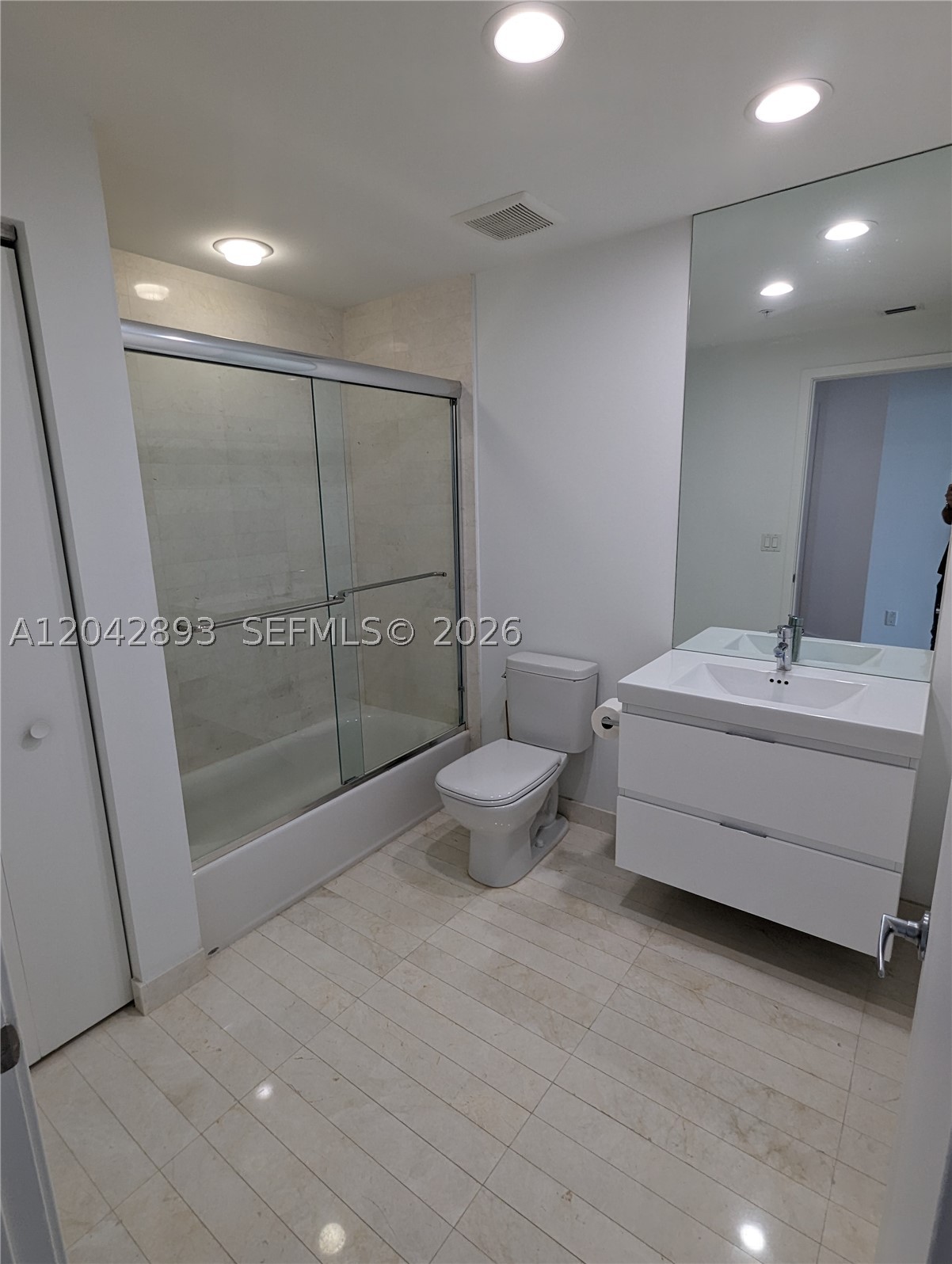 17111 E Biscayne Blvd #1011, North Miami Beach FL 33160