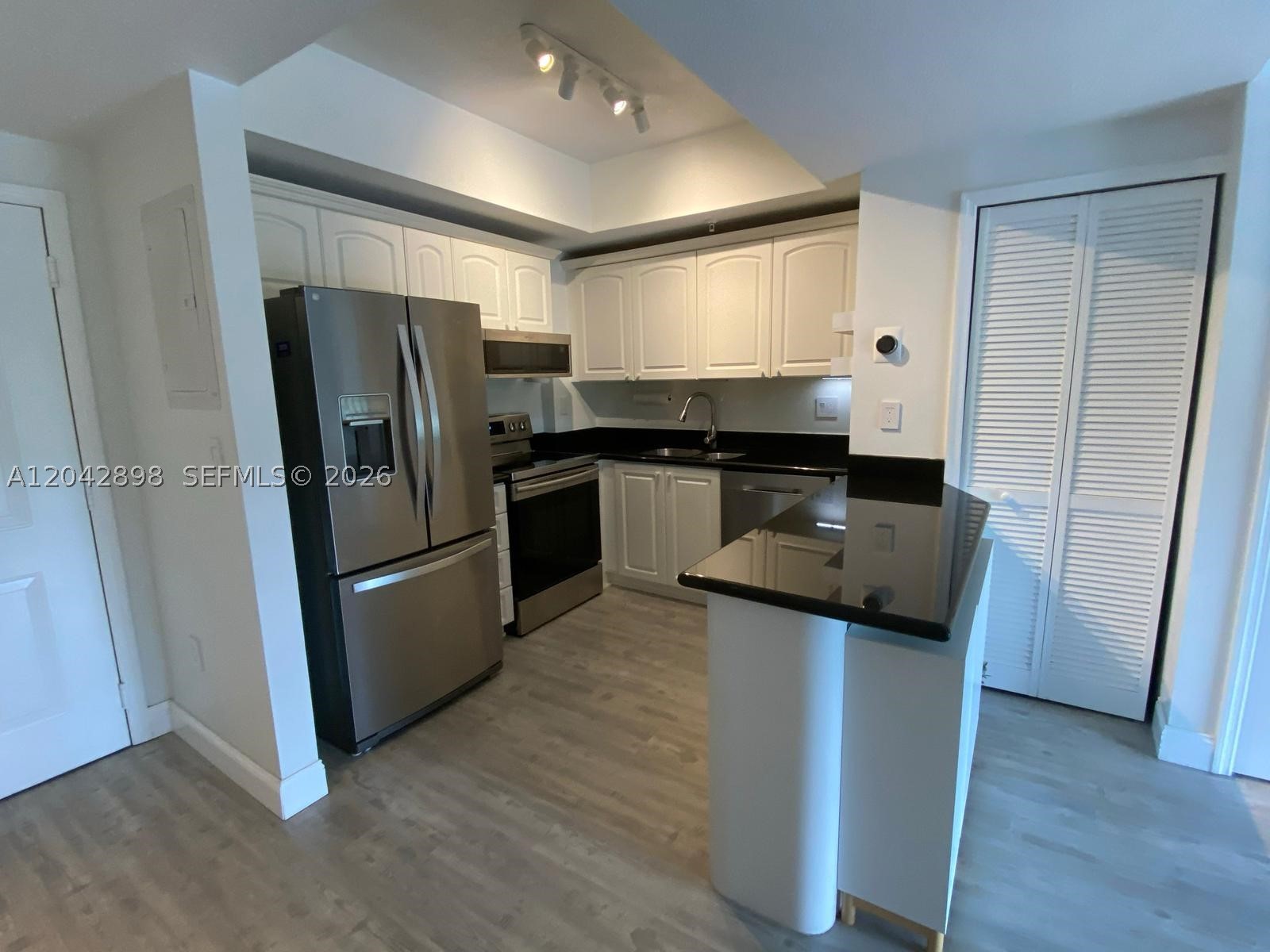 3500 Coral Way #707, Miami FL 33145