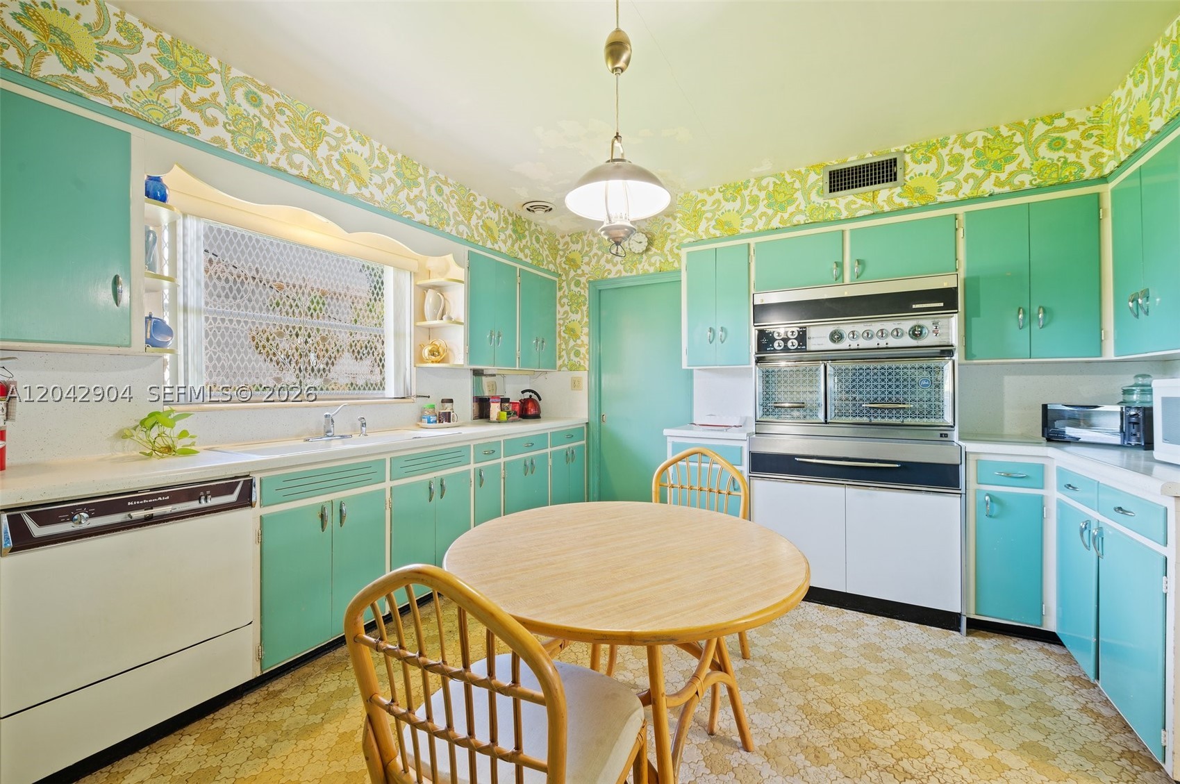 20 SW 4th St, Dania Beach FL 33004