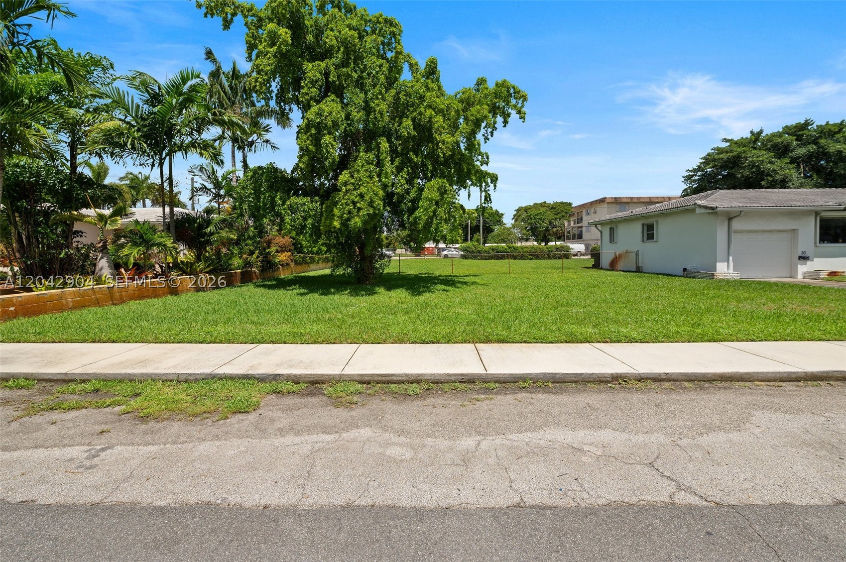 20 SW 4th St, Dania Beach FL 33004