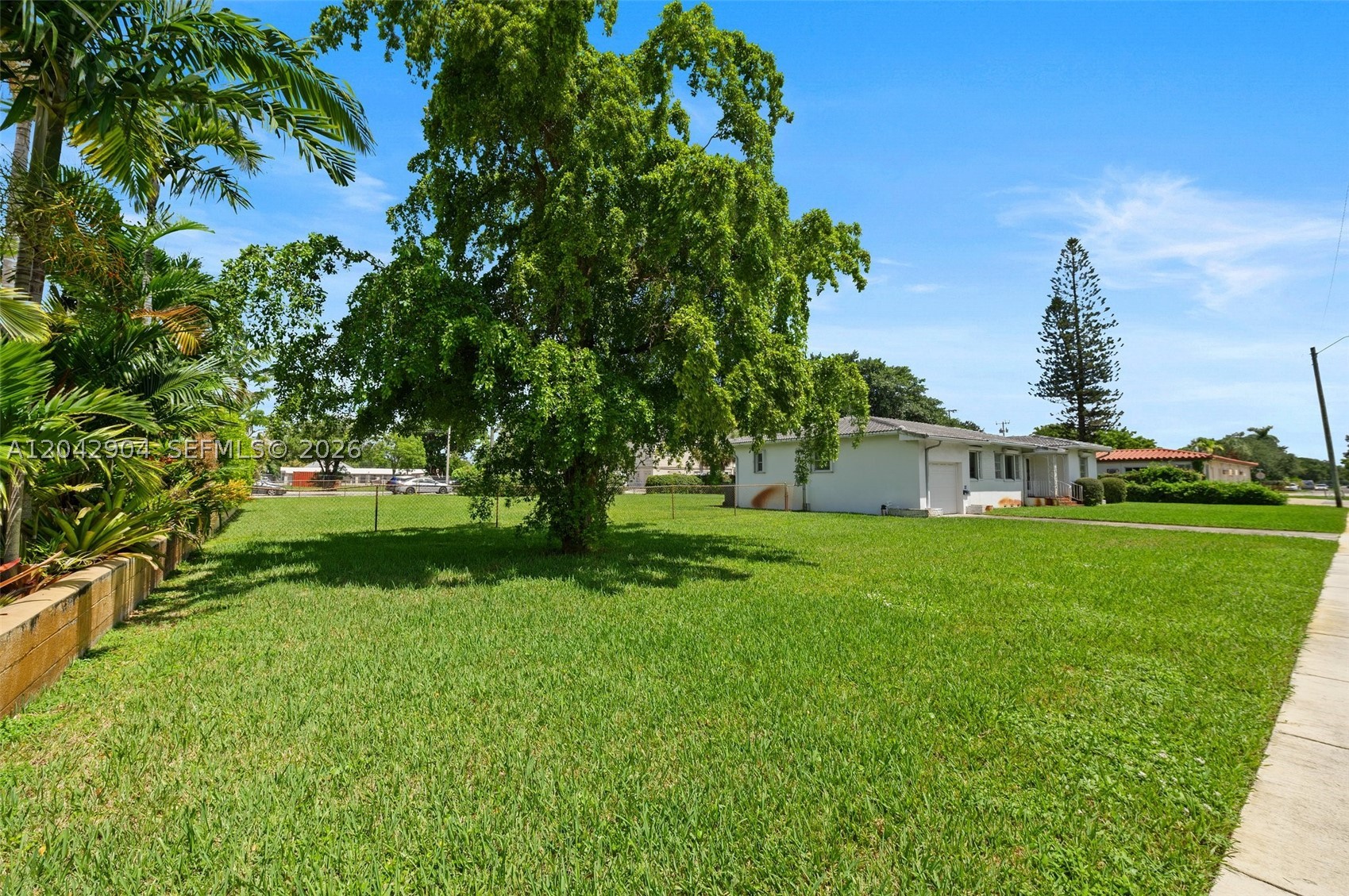 20 SW 4th St, Dania Beach FL 33004