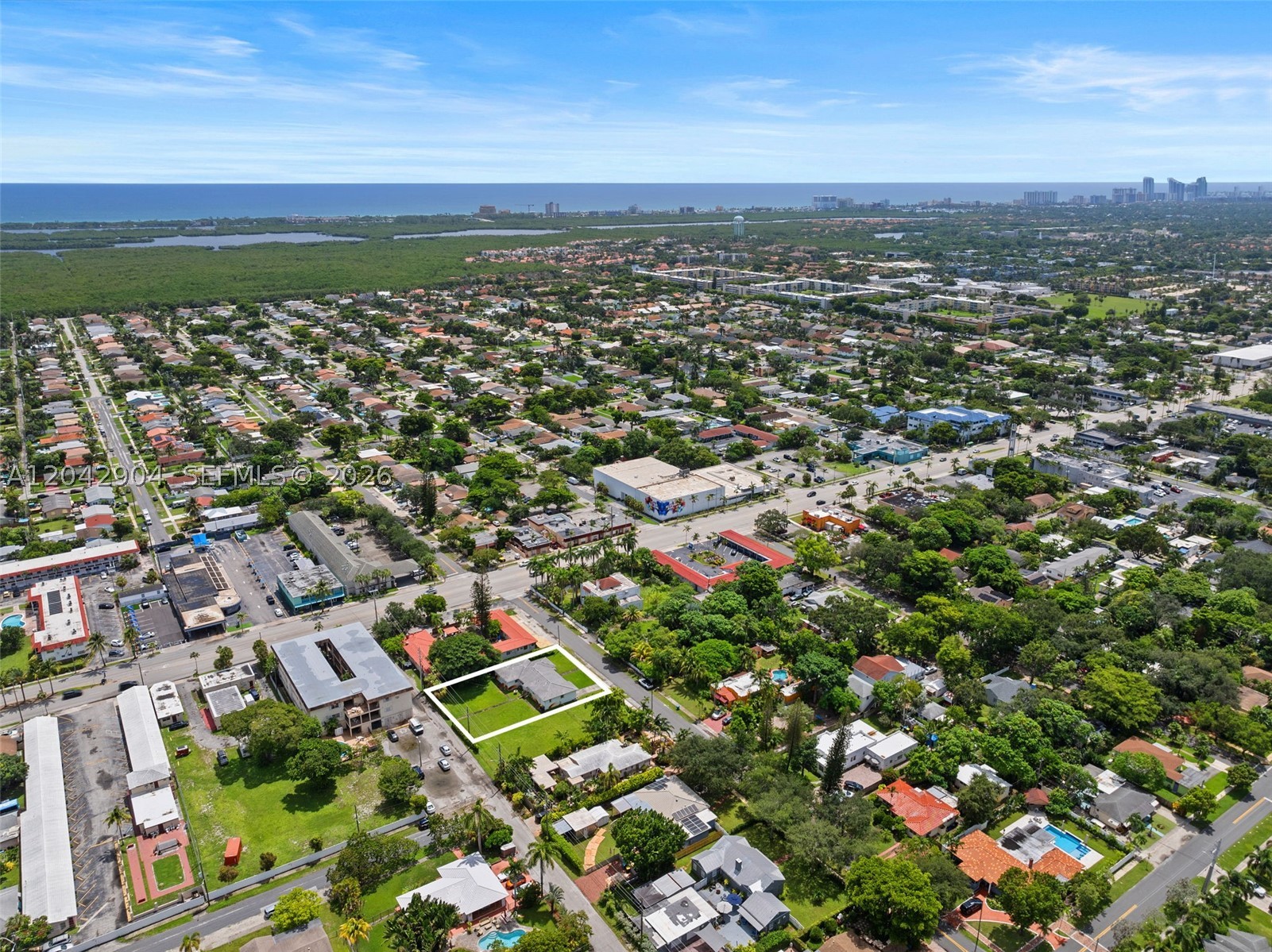 20 SW 4th St, Dania Beach FL 33004