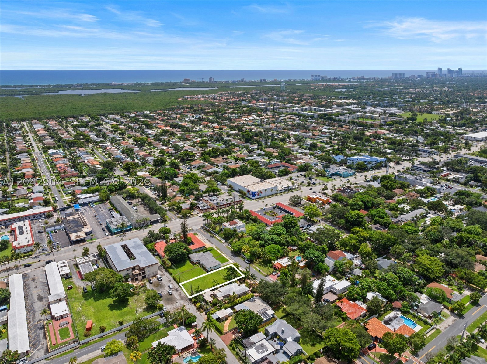20 SW 4th St, Dania Beach FL 33004