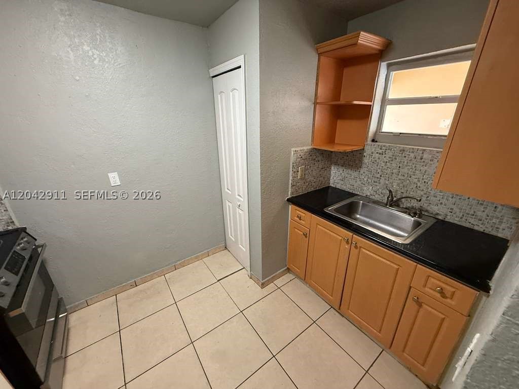 1945 NW 29th St #A6, Miami FL 33142