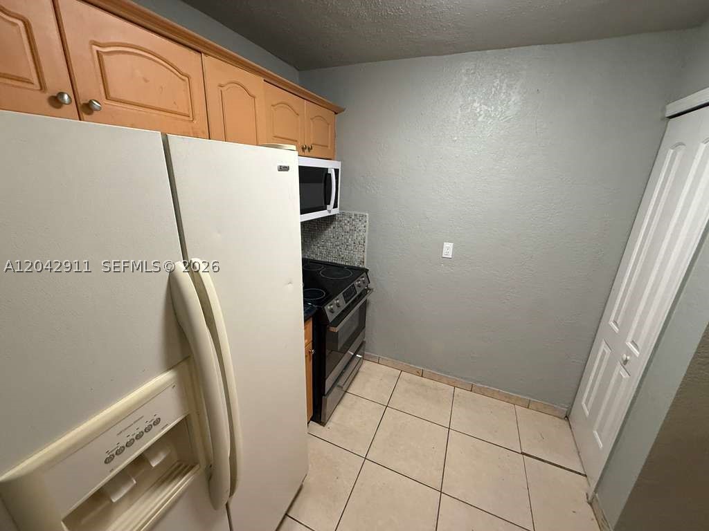1945 NW 29th St #A6, Miami FL 33142
