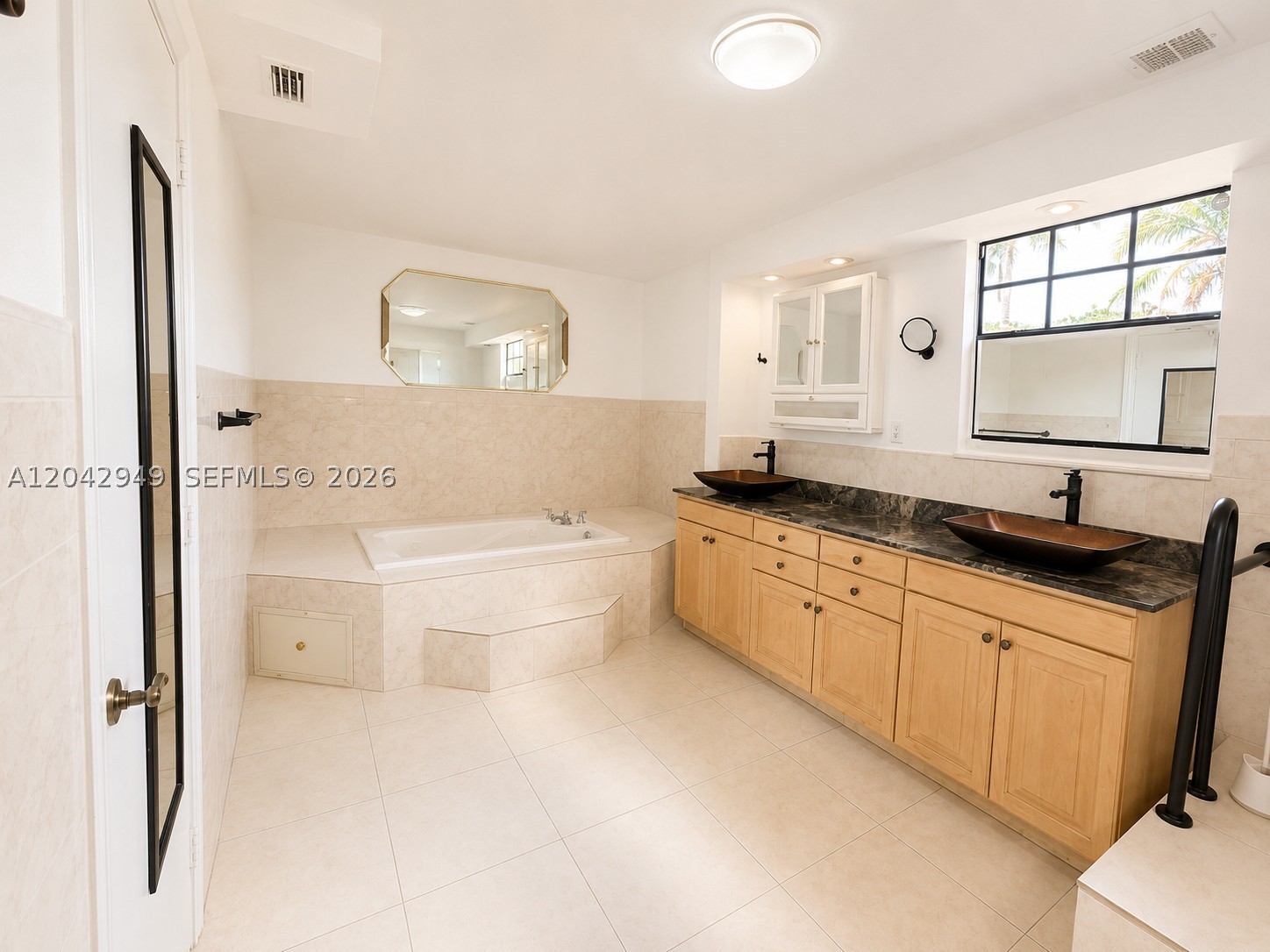 401 NW 198th St, Miami Gardens FL 33169