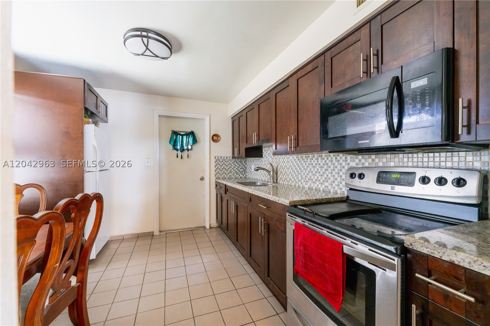 9265 SW 38th St, Miami FL 33165