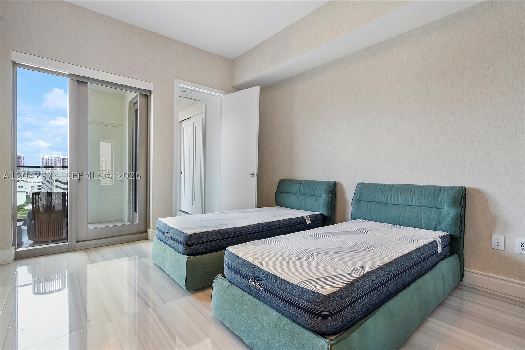 17901 Collins Avenue #902, Sunny Isles Beach FL 33160
