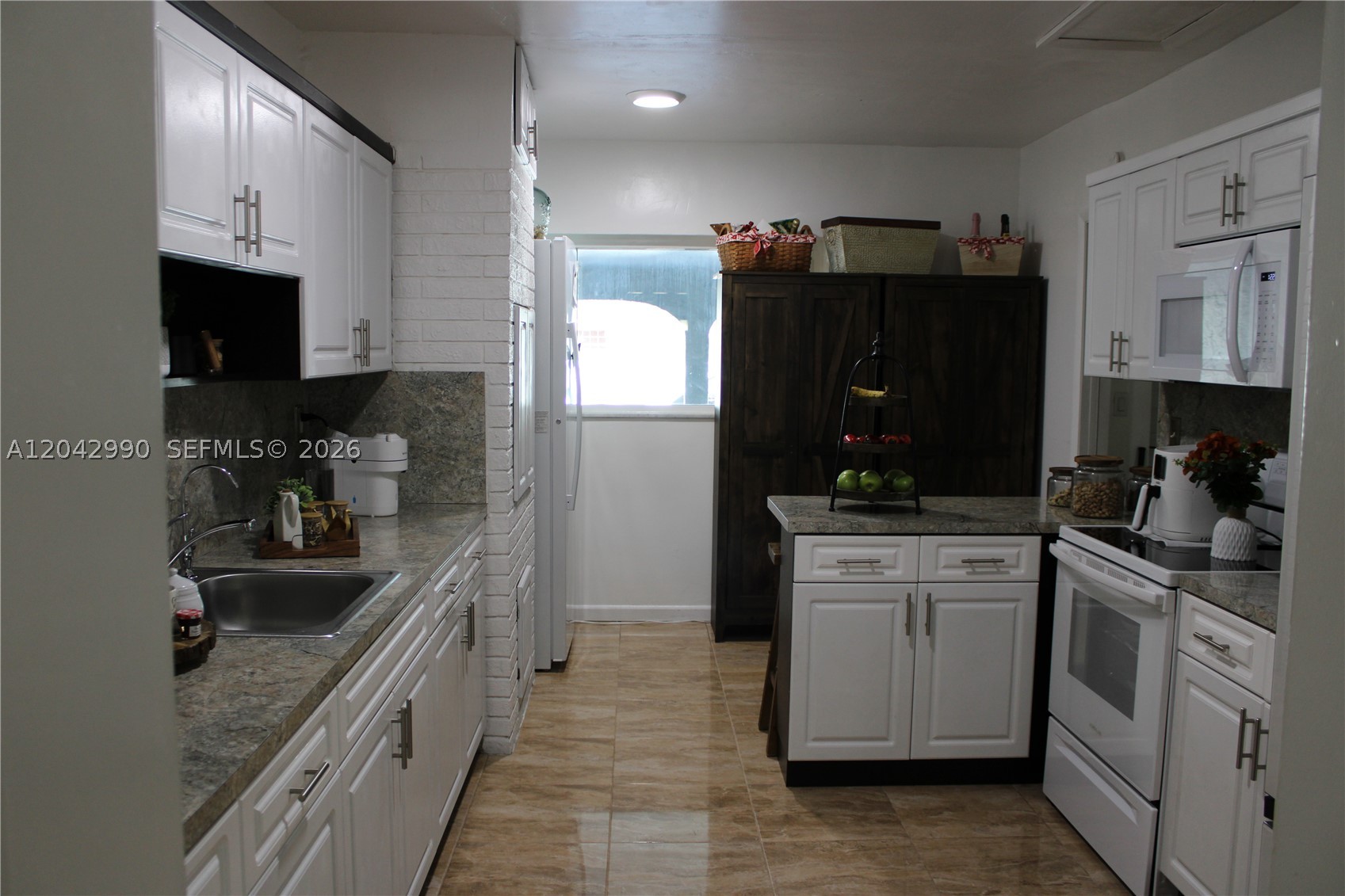 11512 NW 58th Ave, Hialeah FL 33012