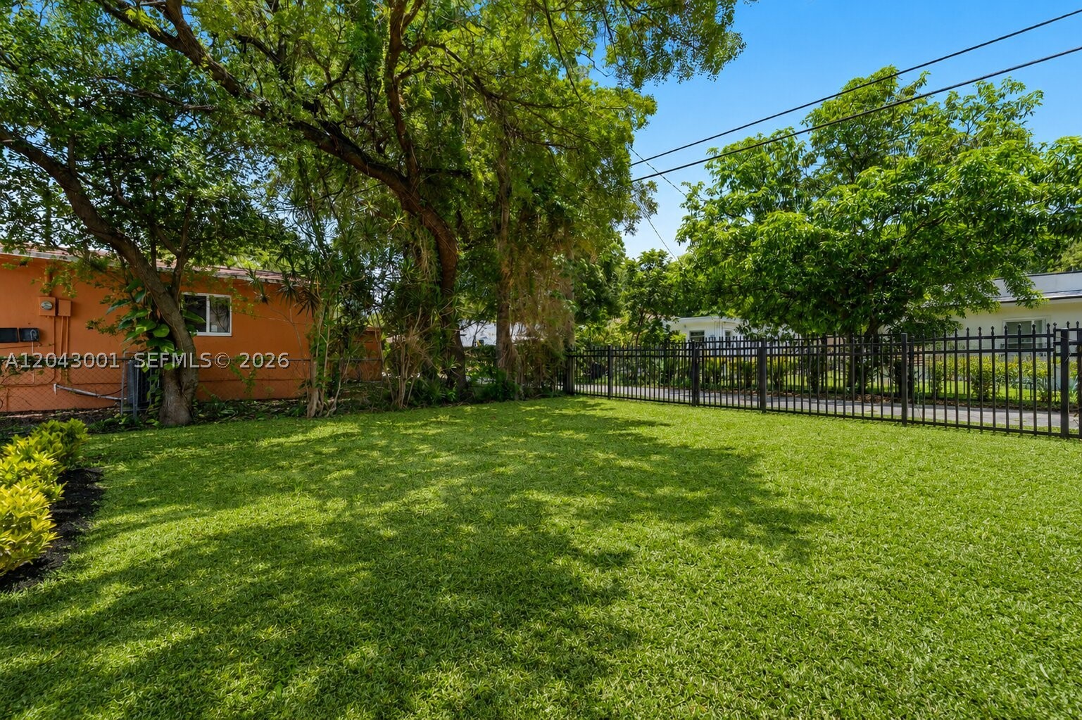 1020 NW 49th St, Miami FL 33127