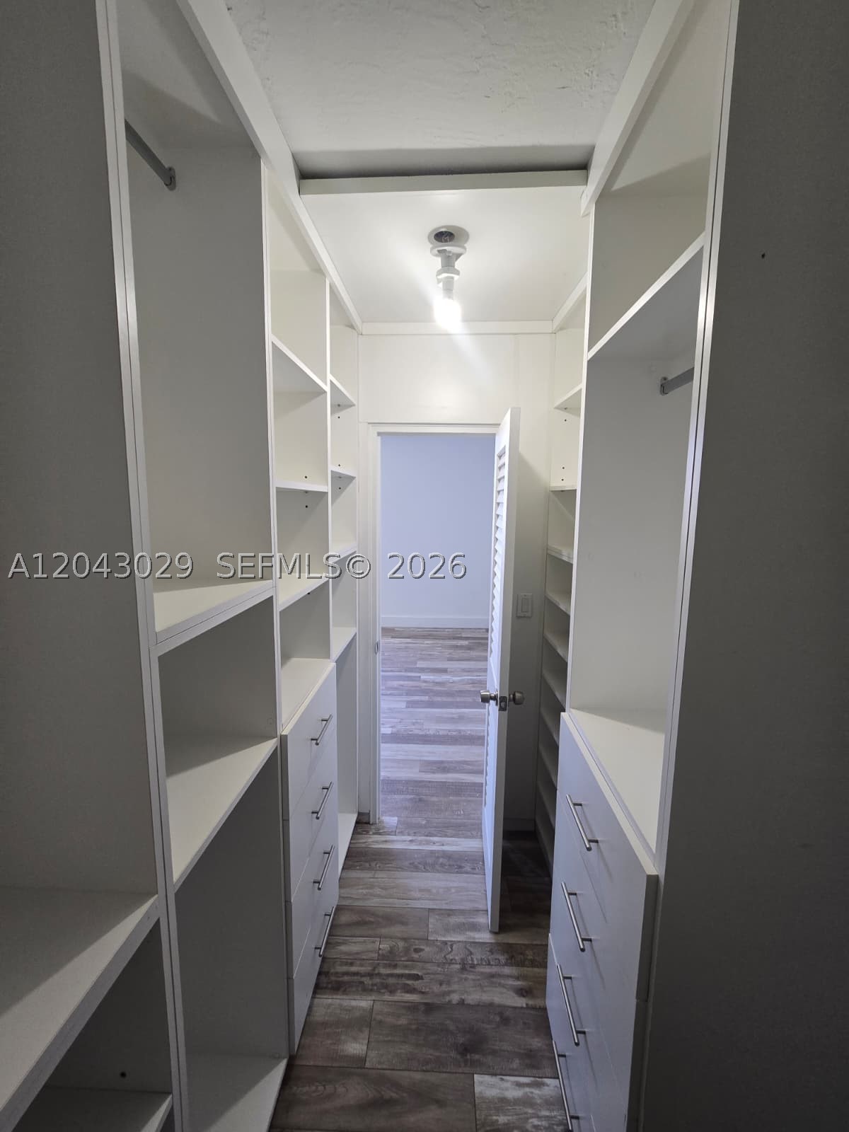 Bal Harbour FL 33154 - A12043029